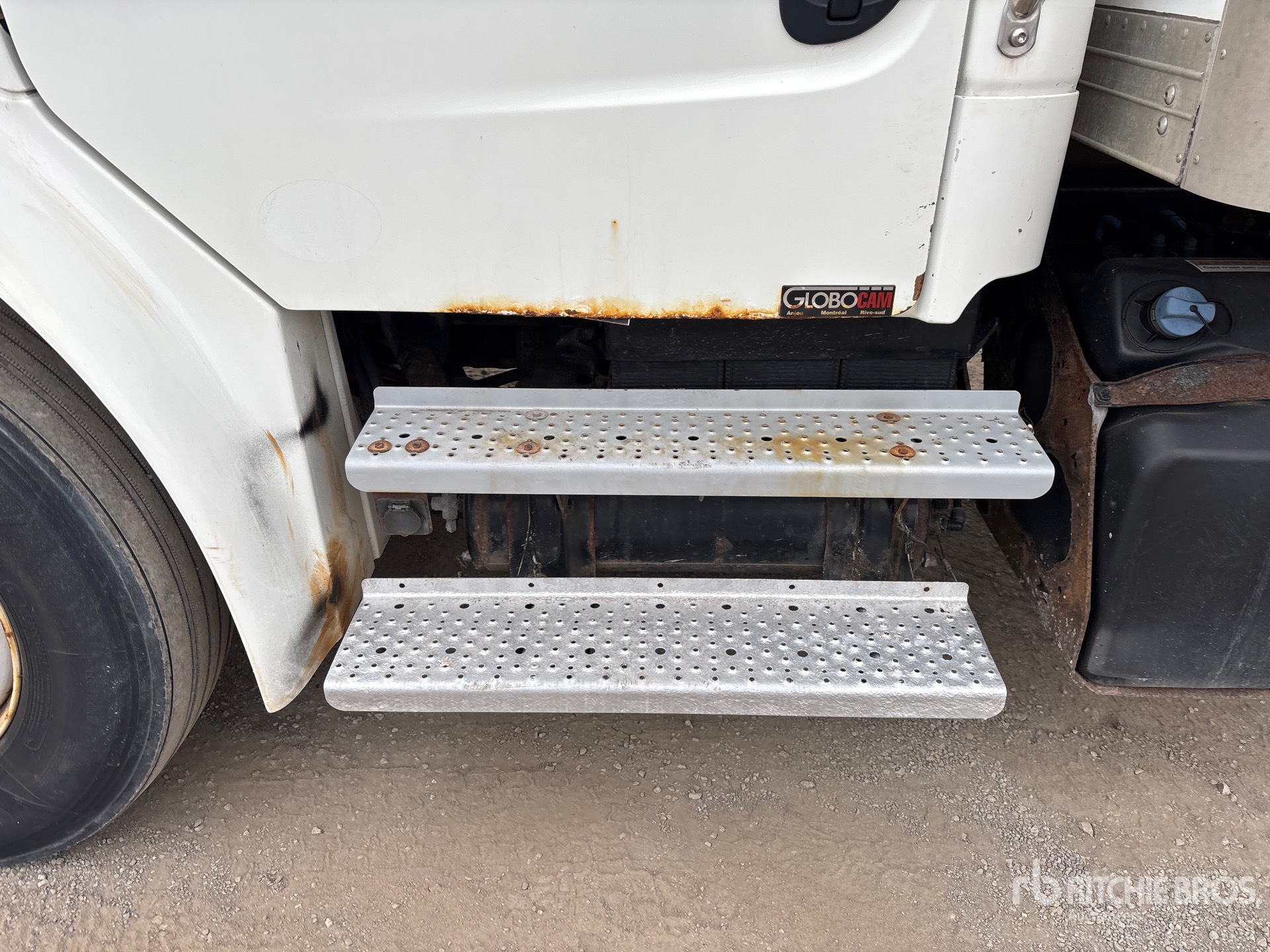 2017 Freightliner M2 106