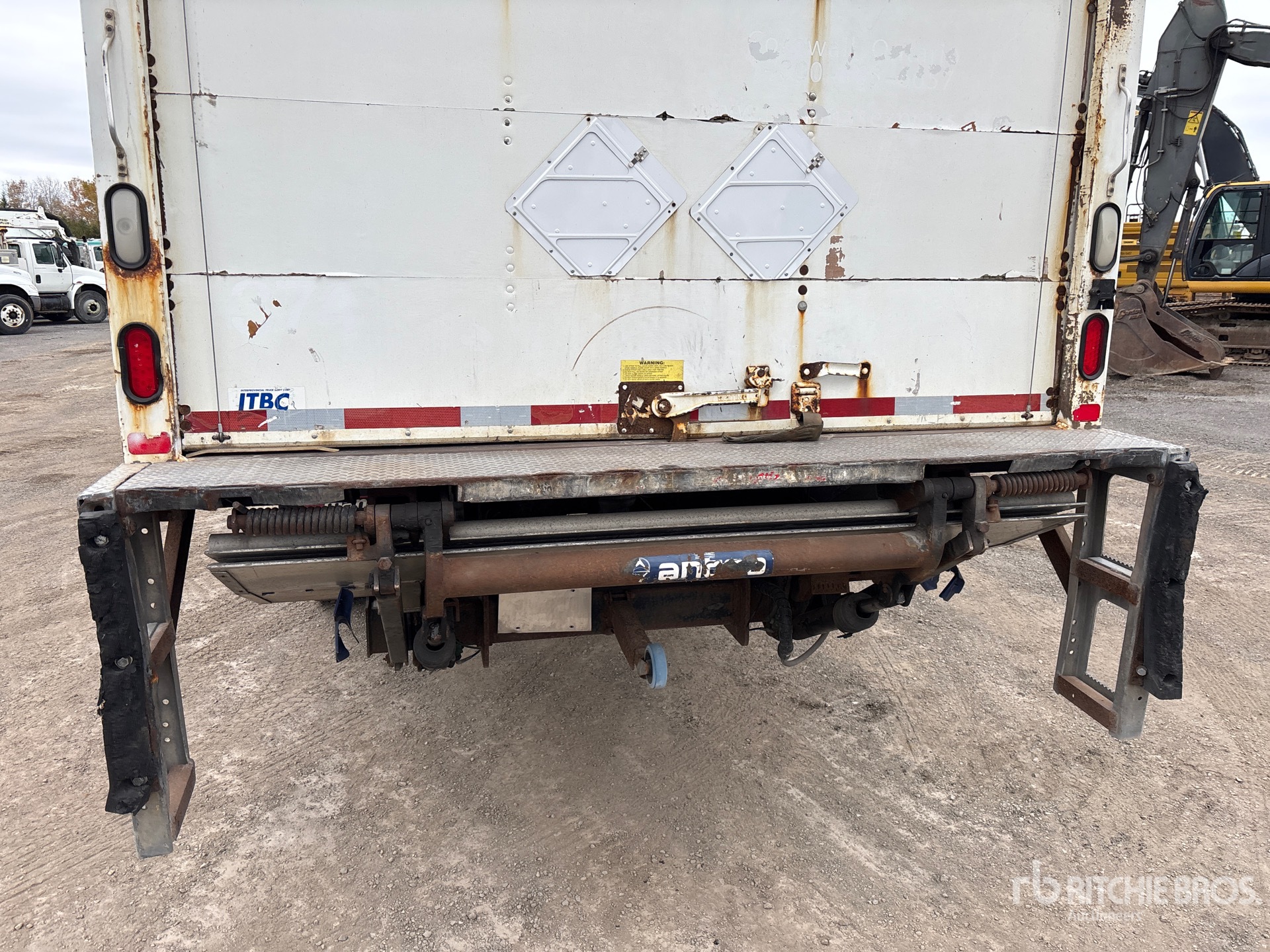 2017 Freightliner M2 106