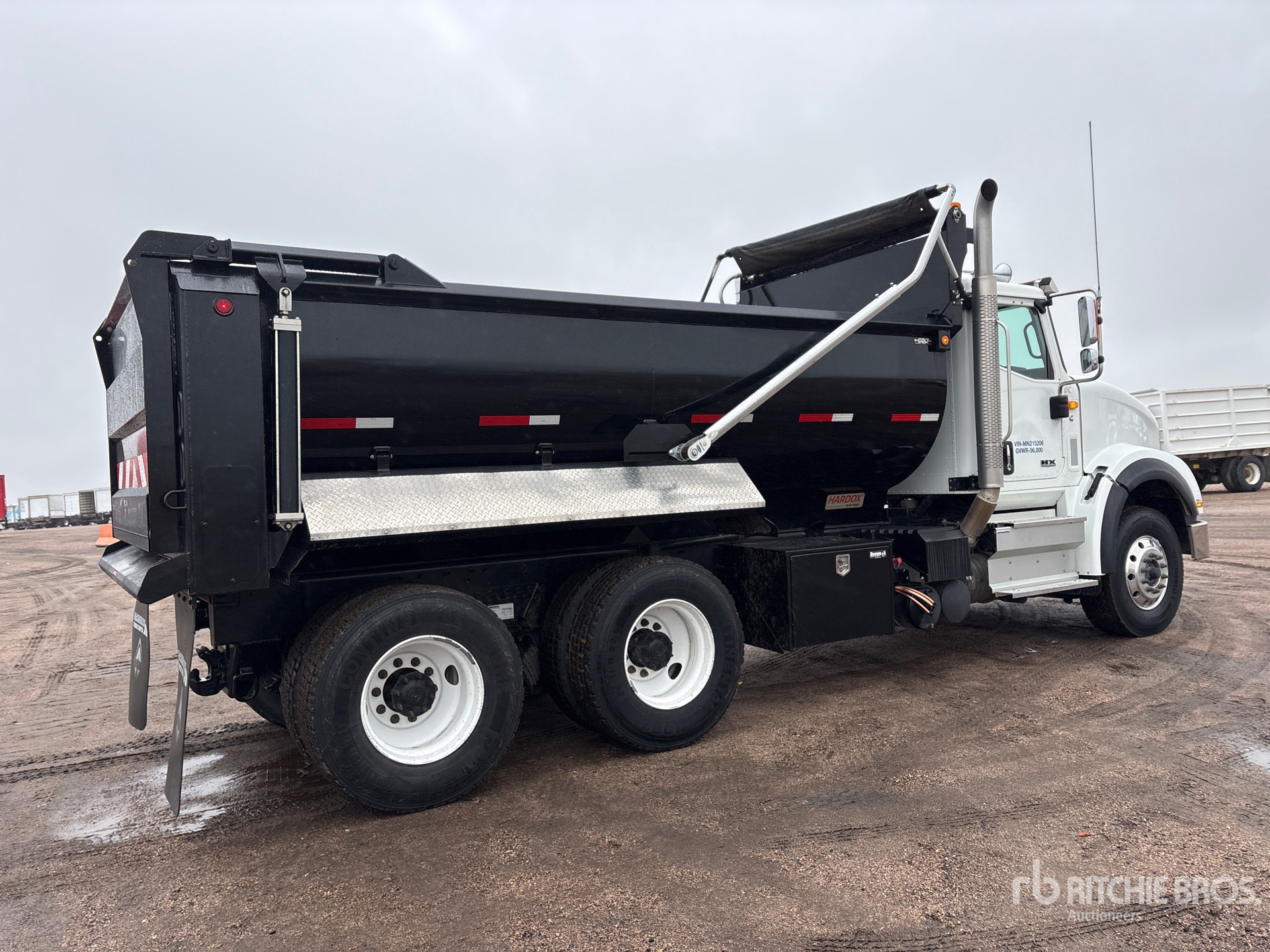 2021 International HX620