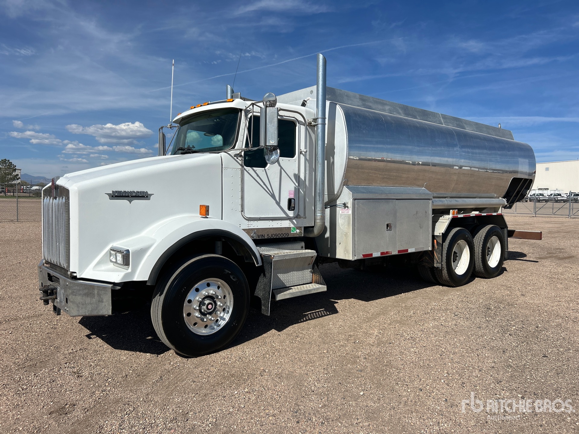 Photo of 2005 Kenworth T800