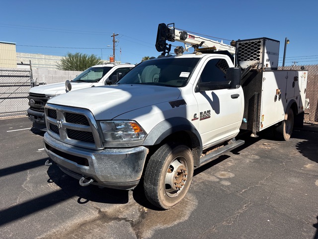 2015 Dodge 5500 4x4 Service Truck (Inoperable) 2015 Dodge 5500 4x4 Service Truck (Inoperable)