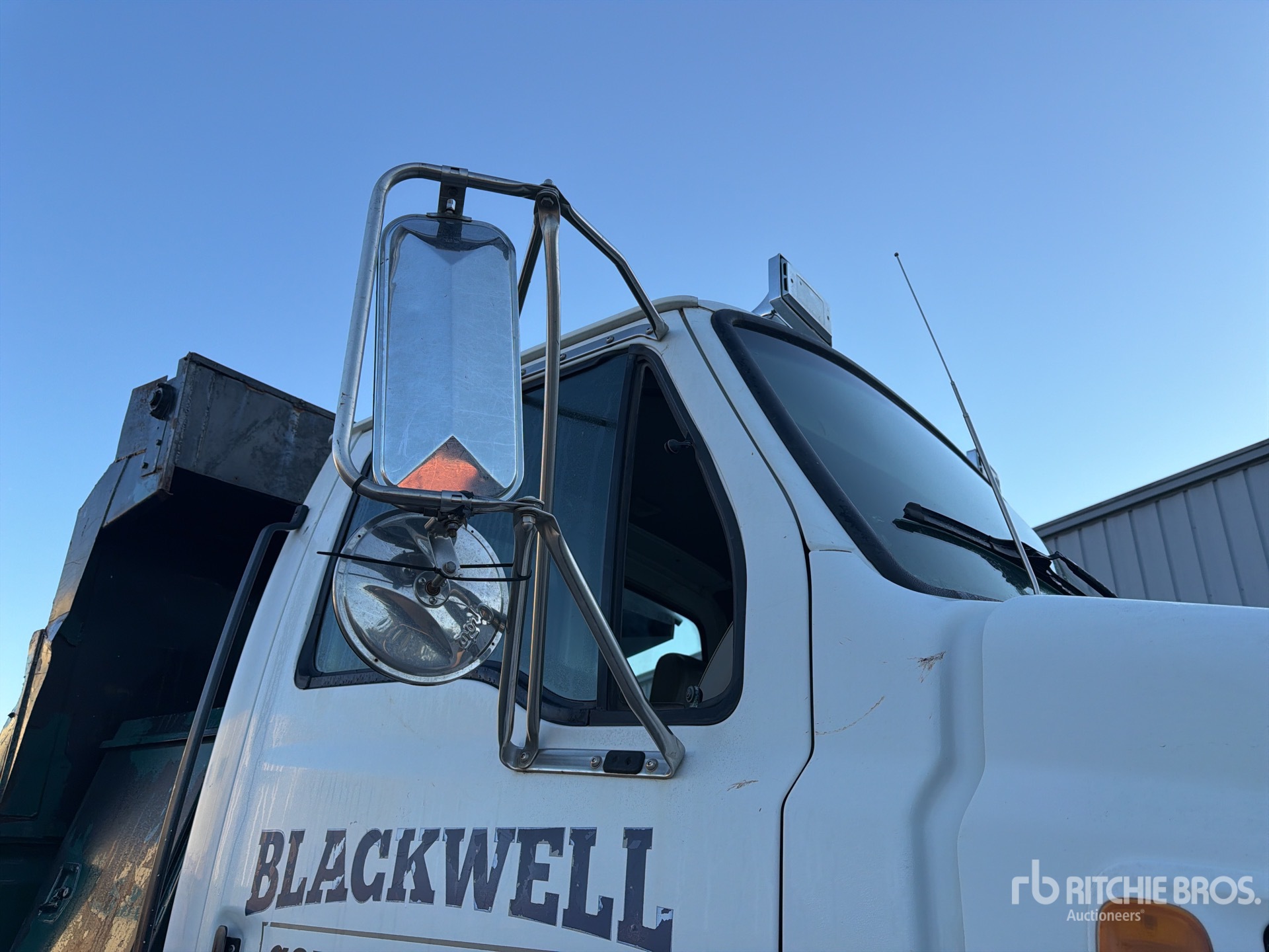 2001 Sterling L9500