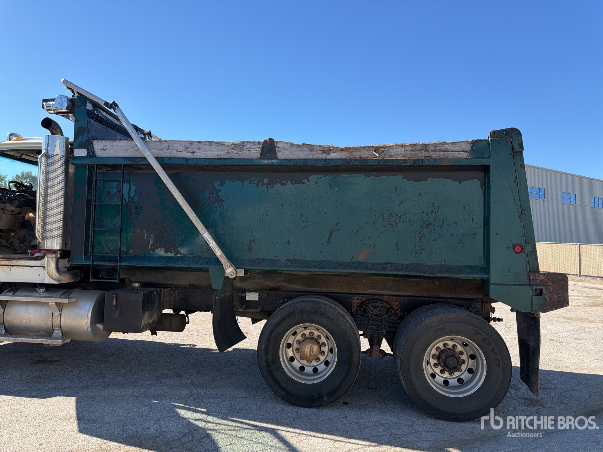 2007 Sterling LT9500