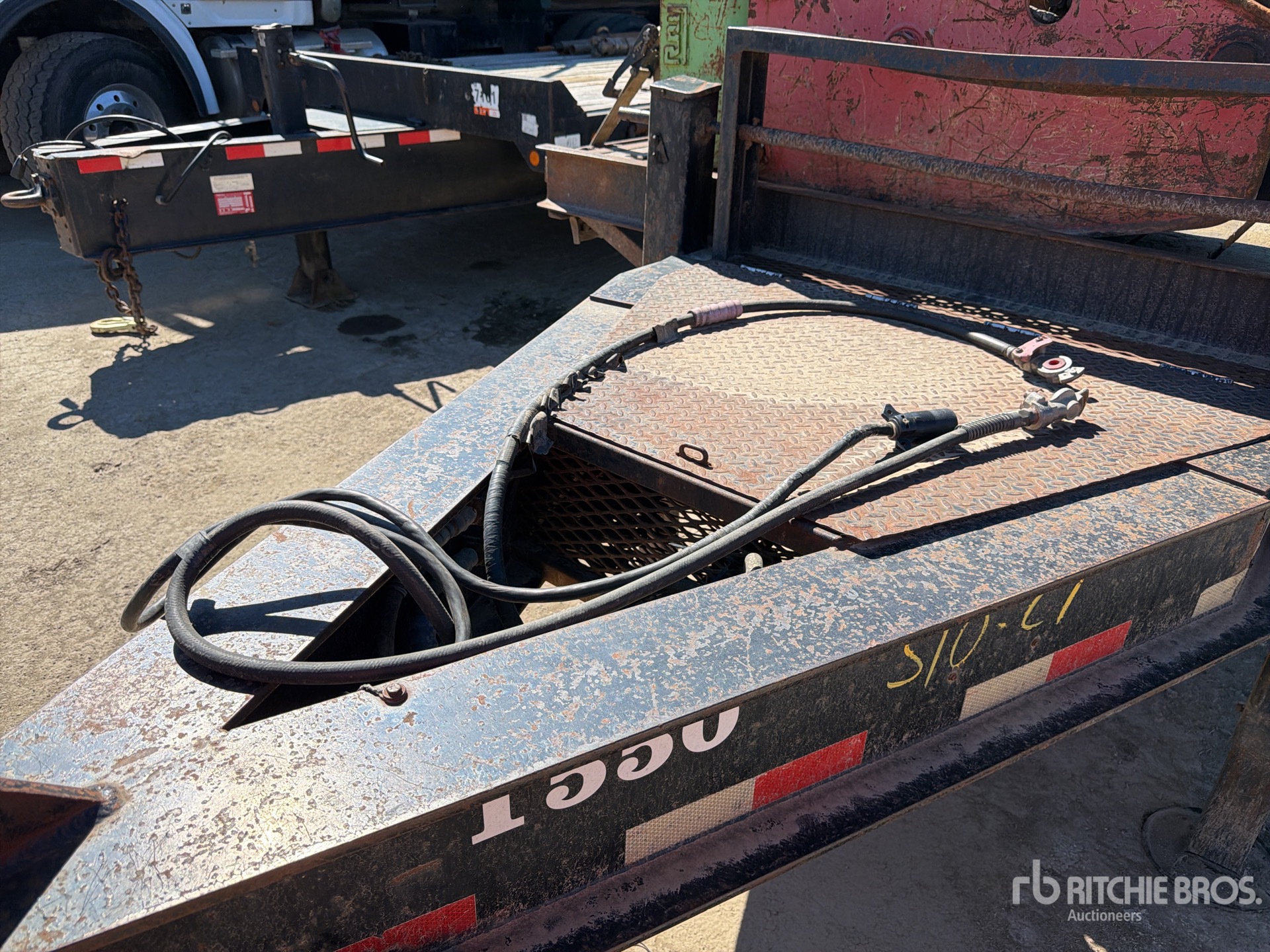 2005 Imperial 20 ton 26 ft T/A