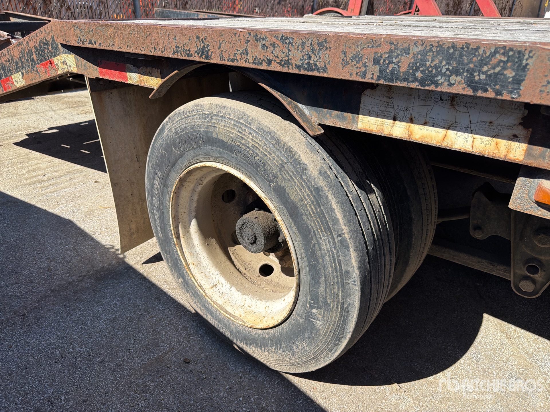 2005 Imperial 20 ton 26 ft T/A