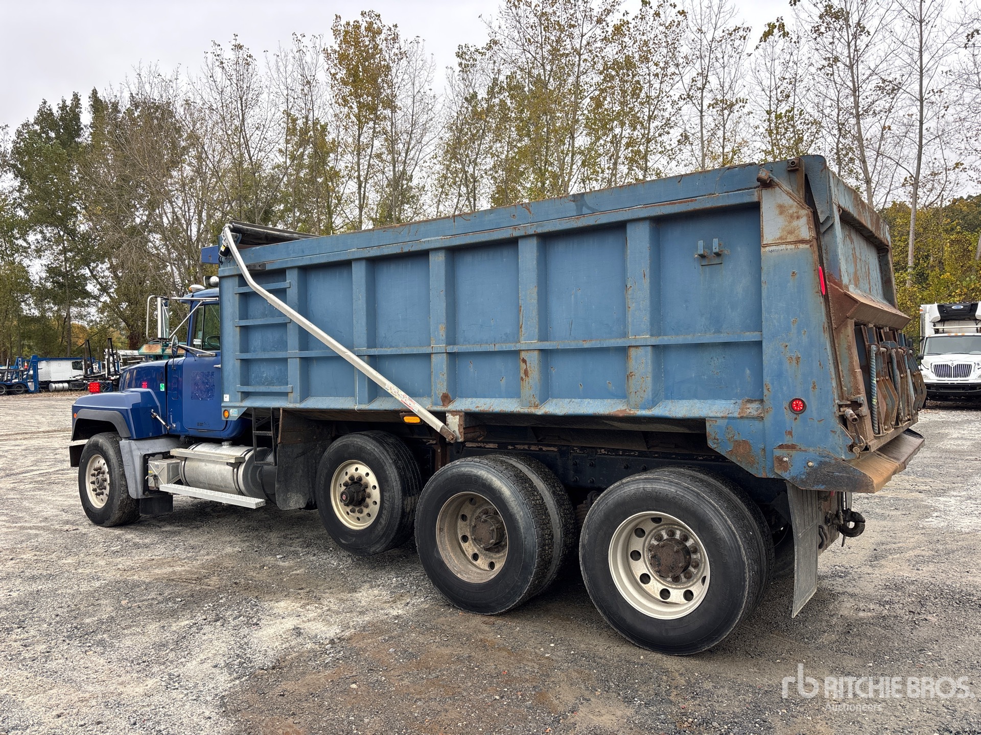 2002 Mack RD688S