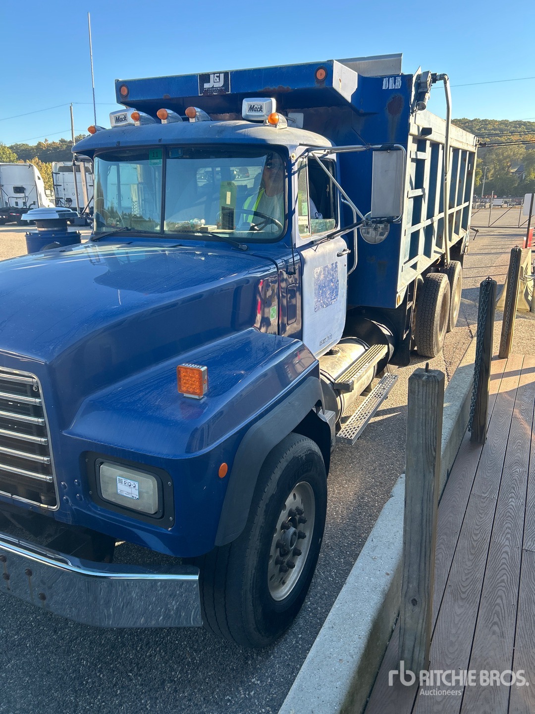 2002 Mack RD688S