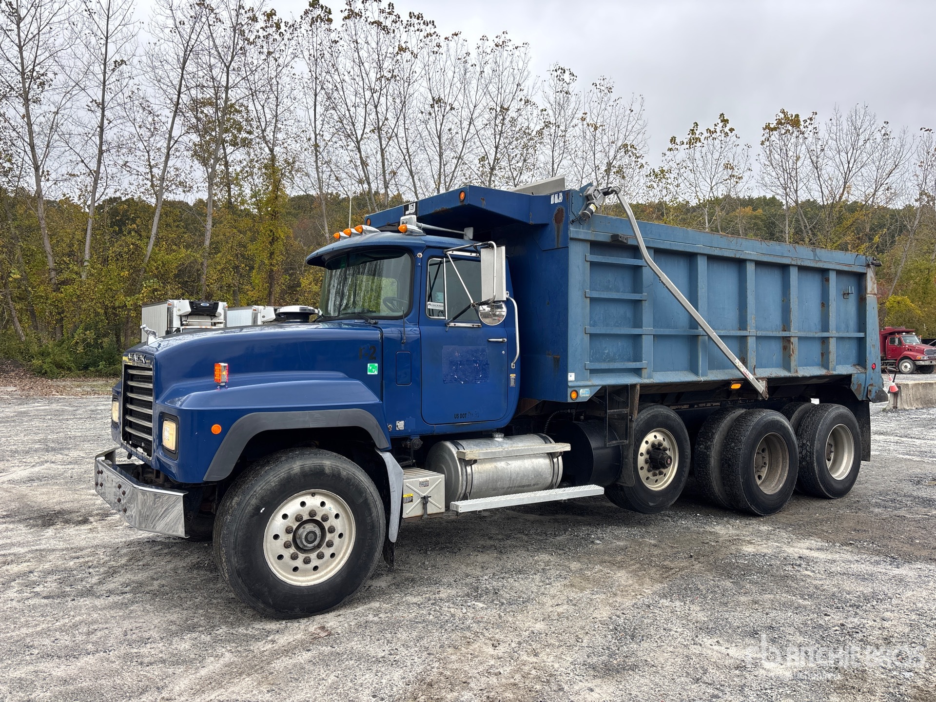 Photo of 2002 Mack RD688S