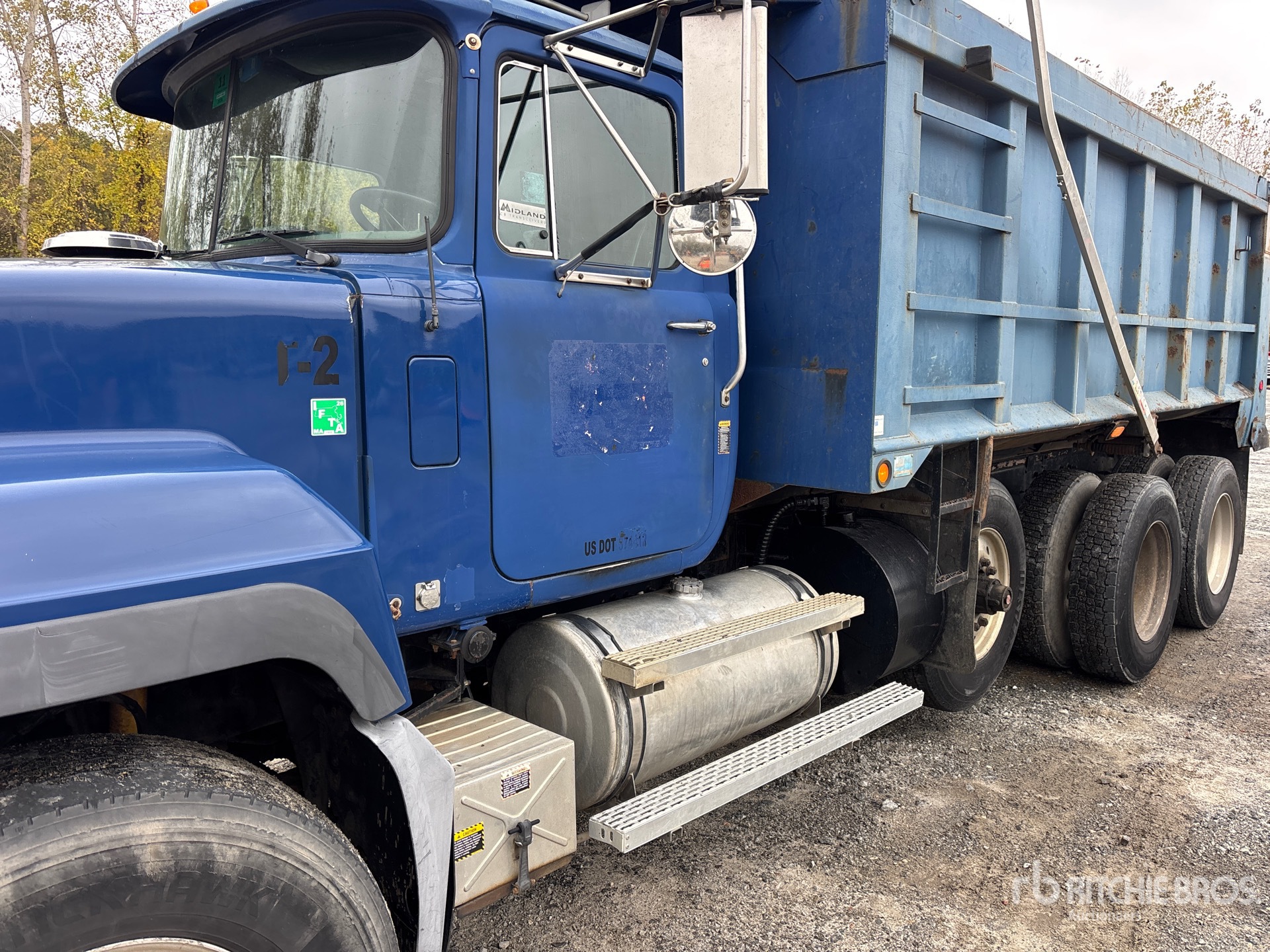 2002 Mack RD688S