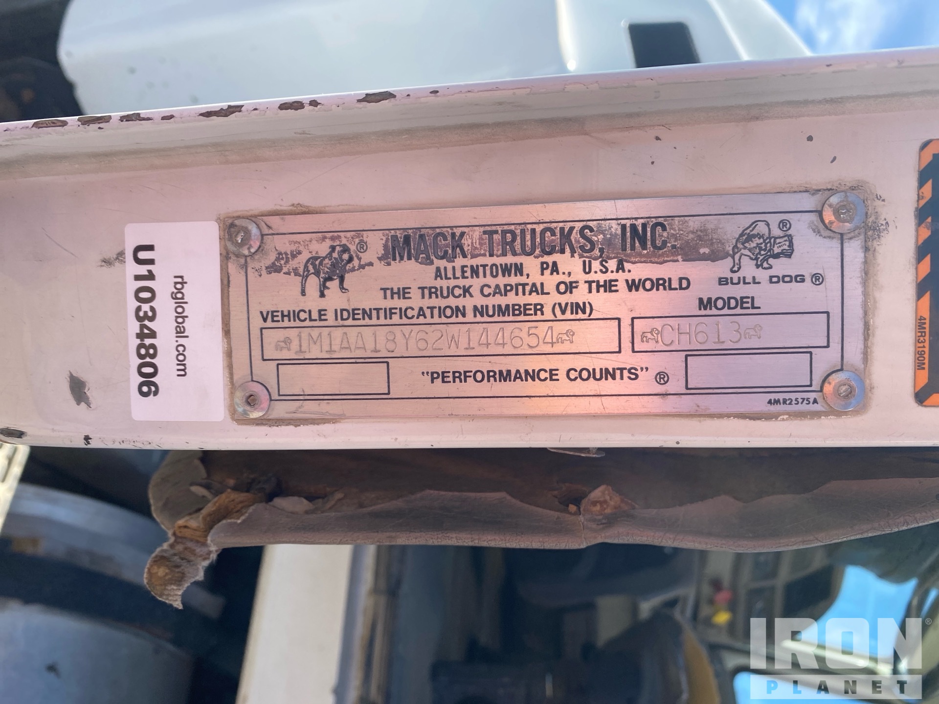 2002 Mack CH613