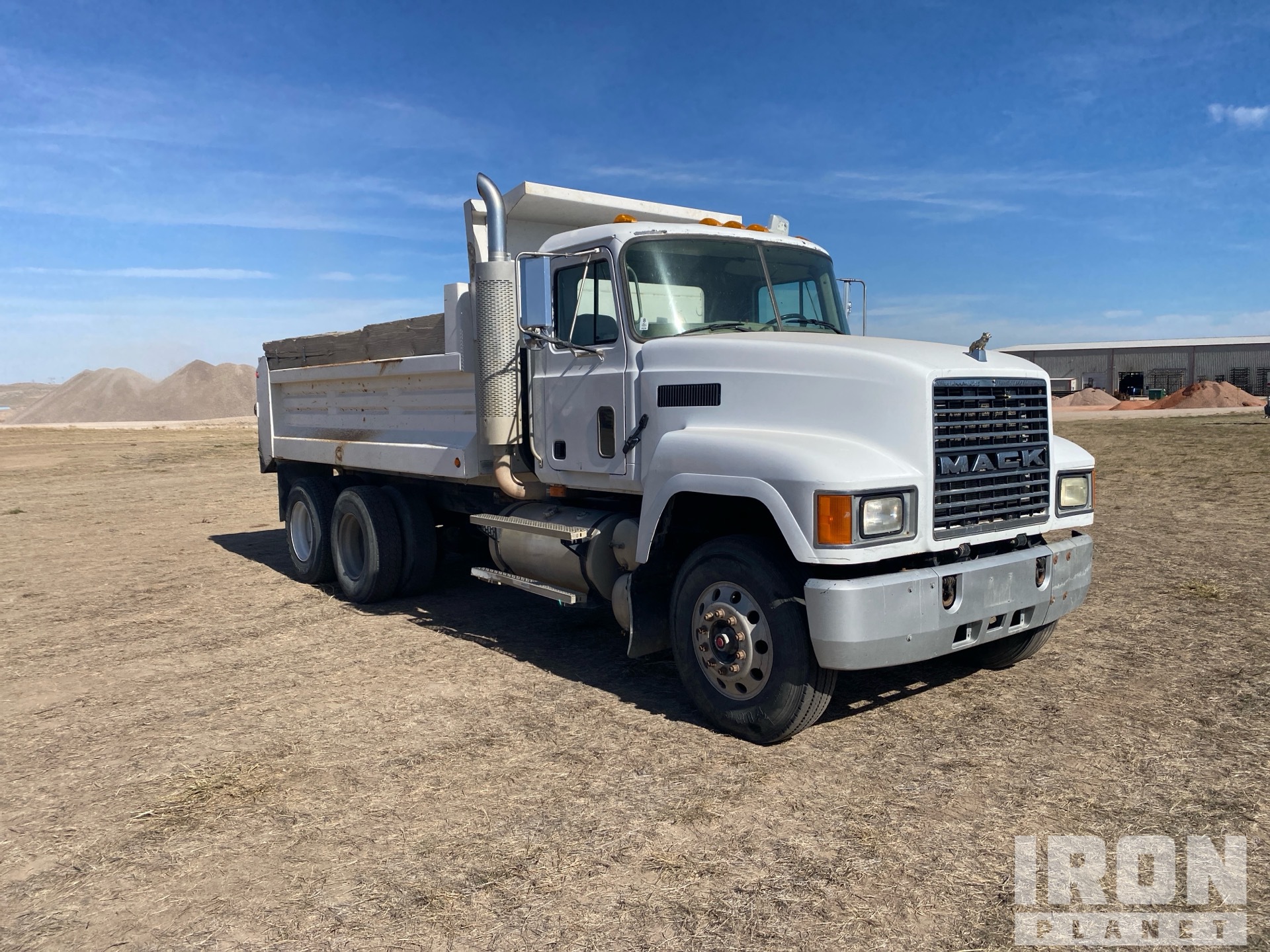 2002 Mack CH613