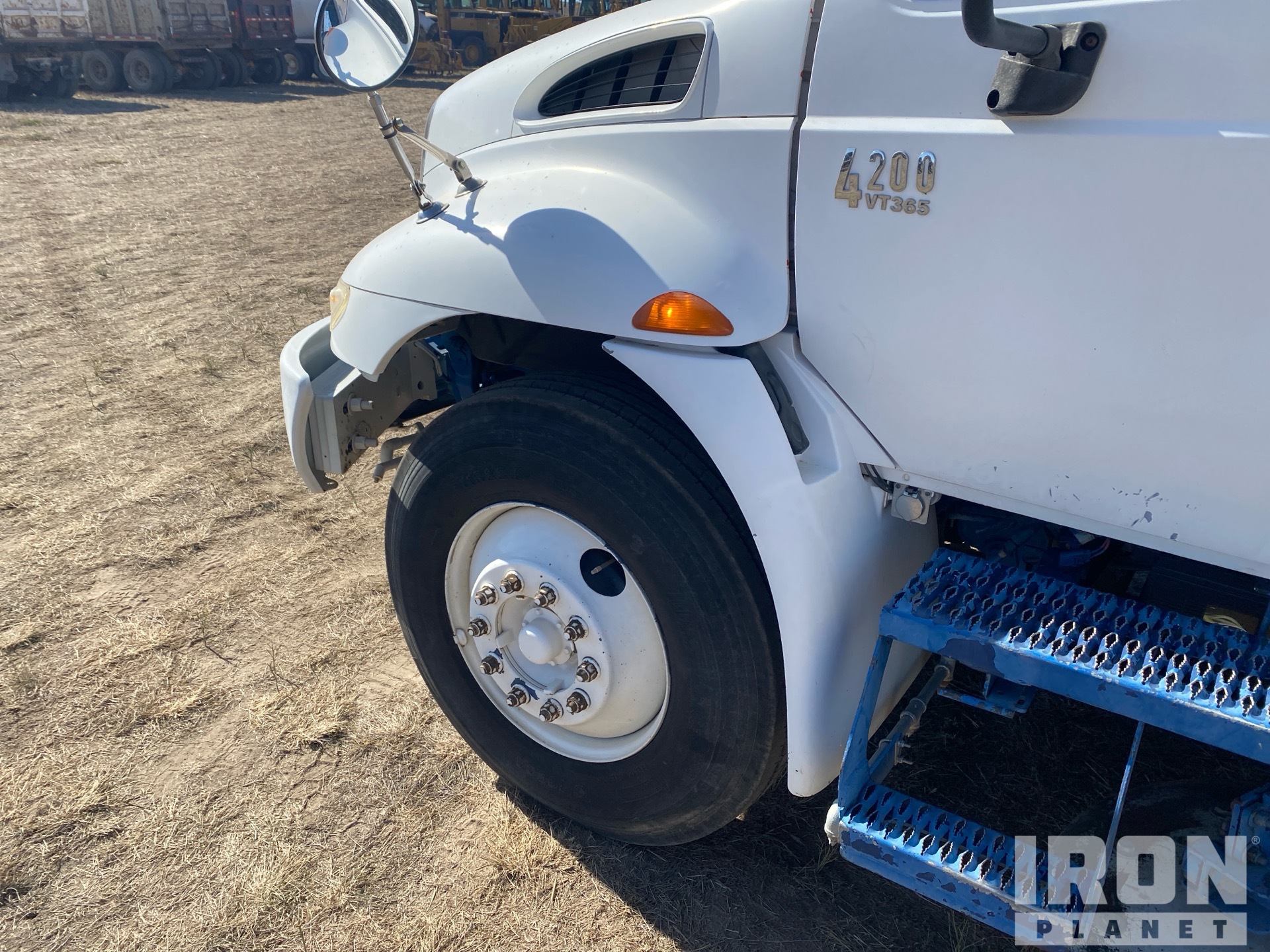 2005 International 4200