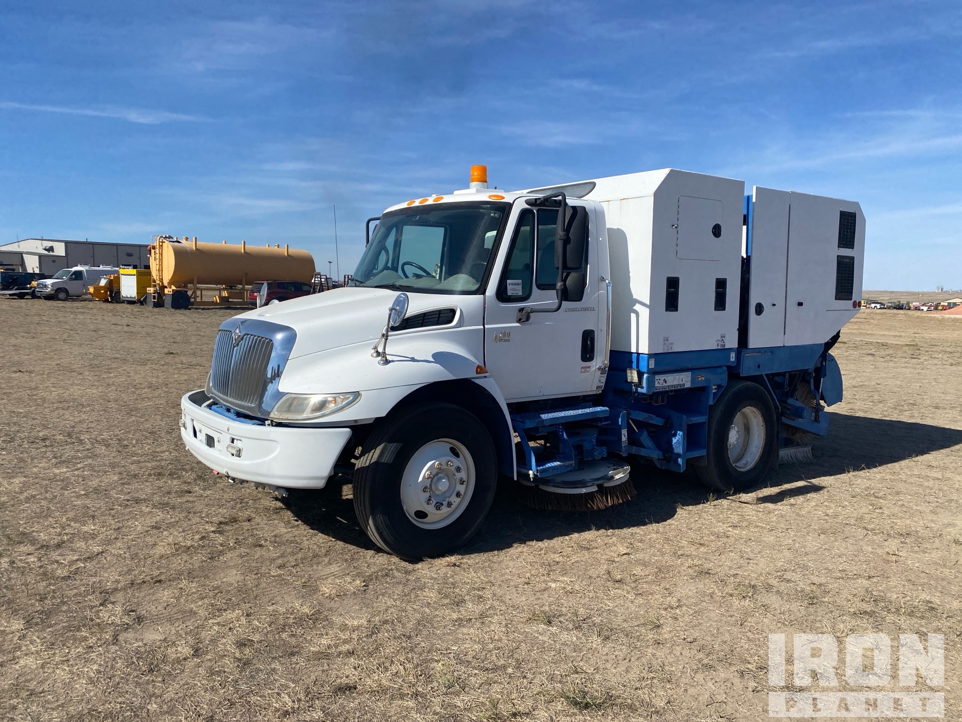 Photo of 2005 International 4200