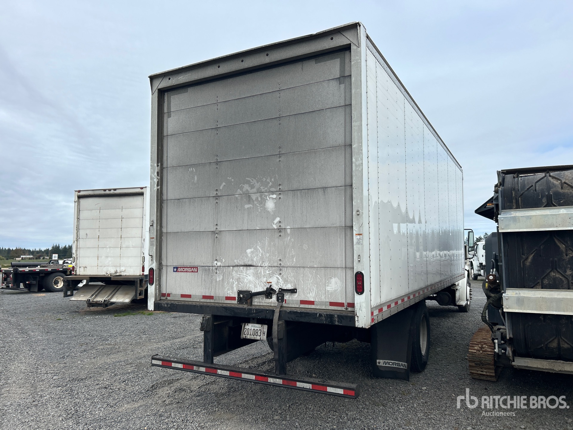 2023 Freightliner M2106
