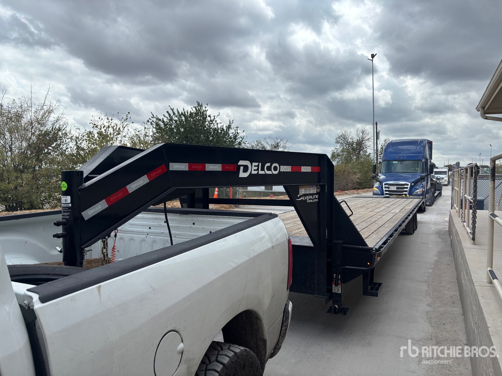 2026 Delco 40 ft Gooseneck