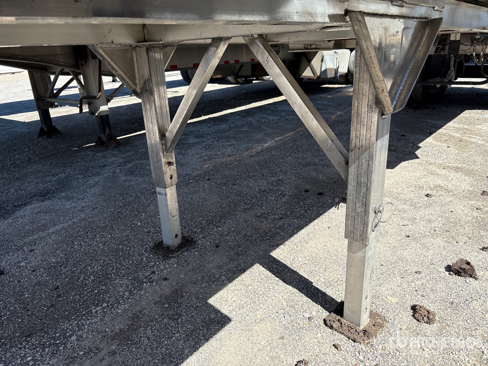 2025 Travis 37 FT 6 IN T/A ALUMINUM QUARTER ...