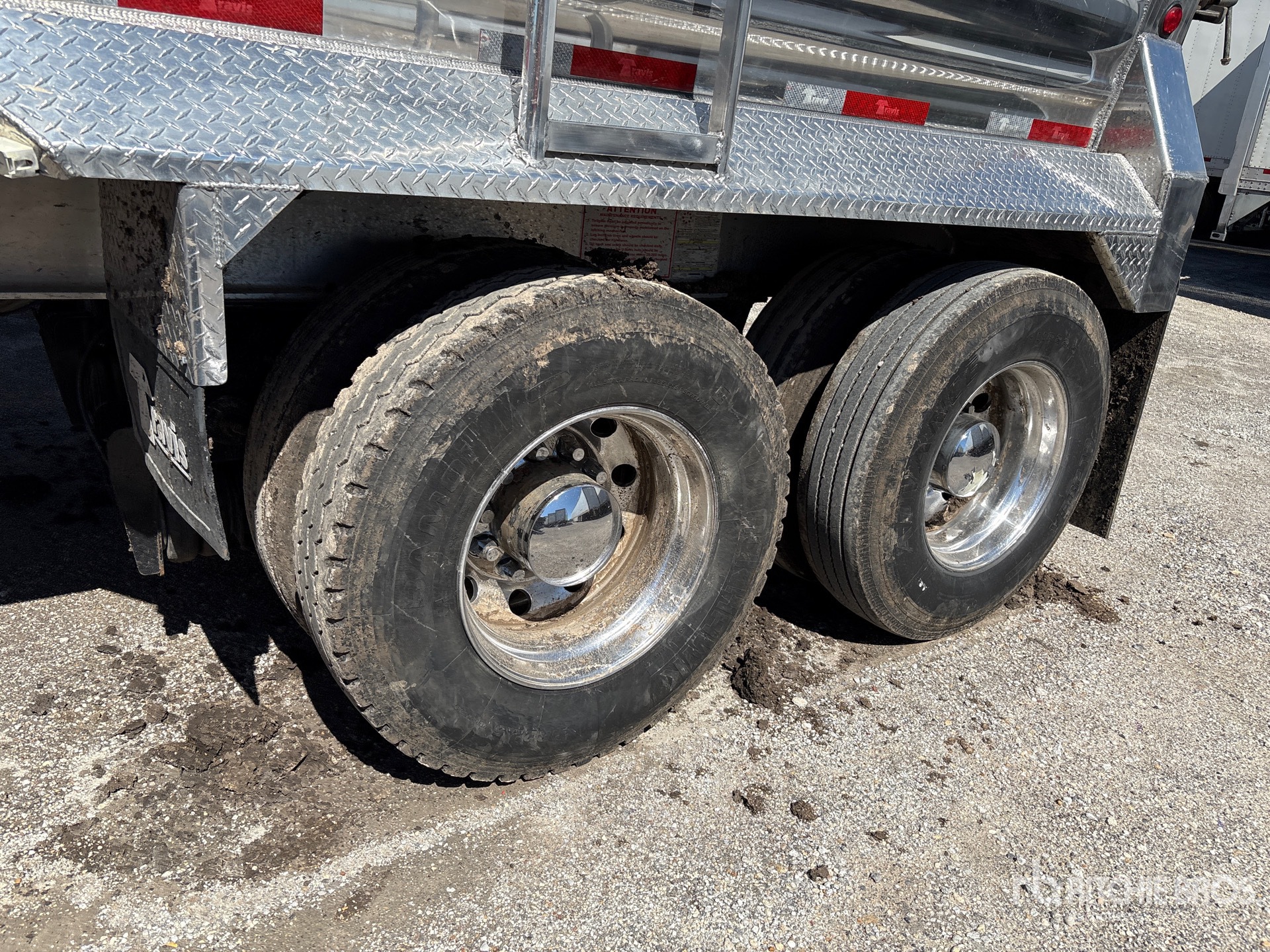 2025 Travis 37 FT 6 IN T/A ALUMINUM QUARTER ...