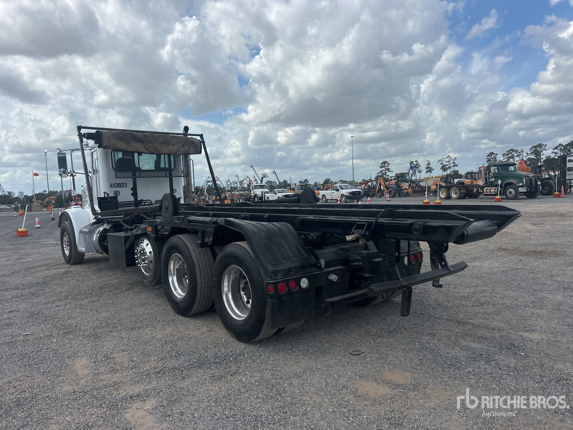 2011 Peterbilt 365
