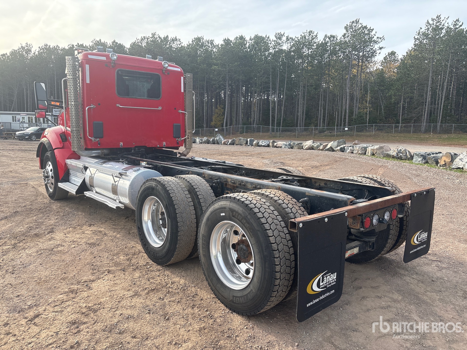 2024 Kenworth T880