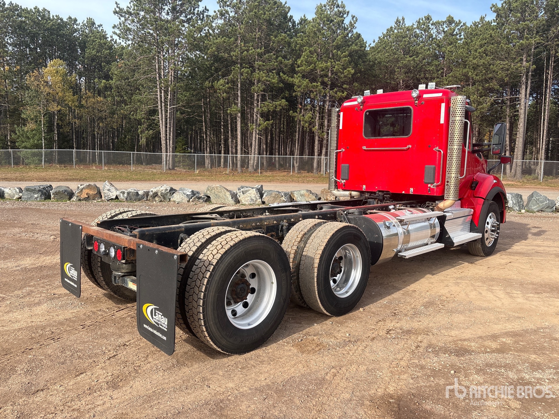 2024 Kenworth T880