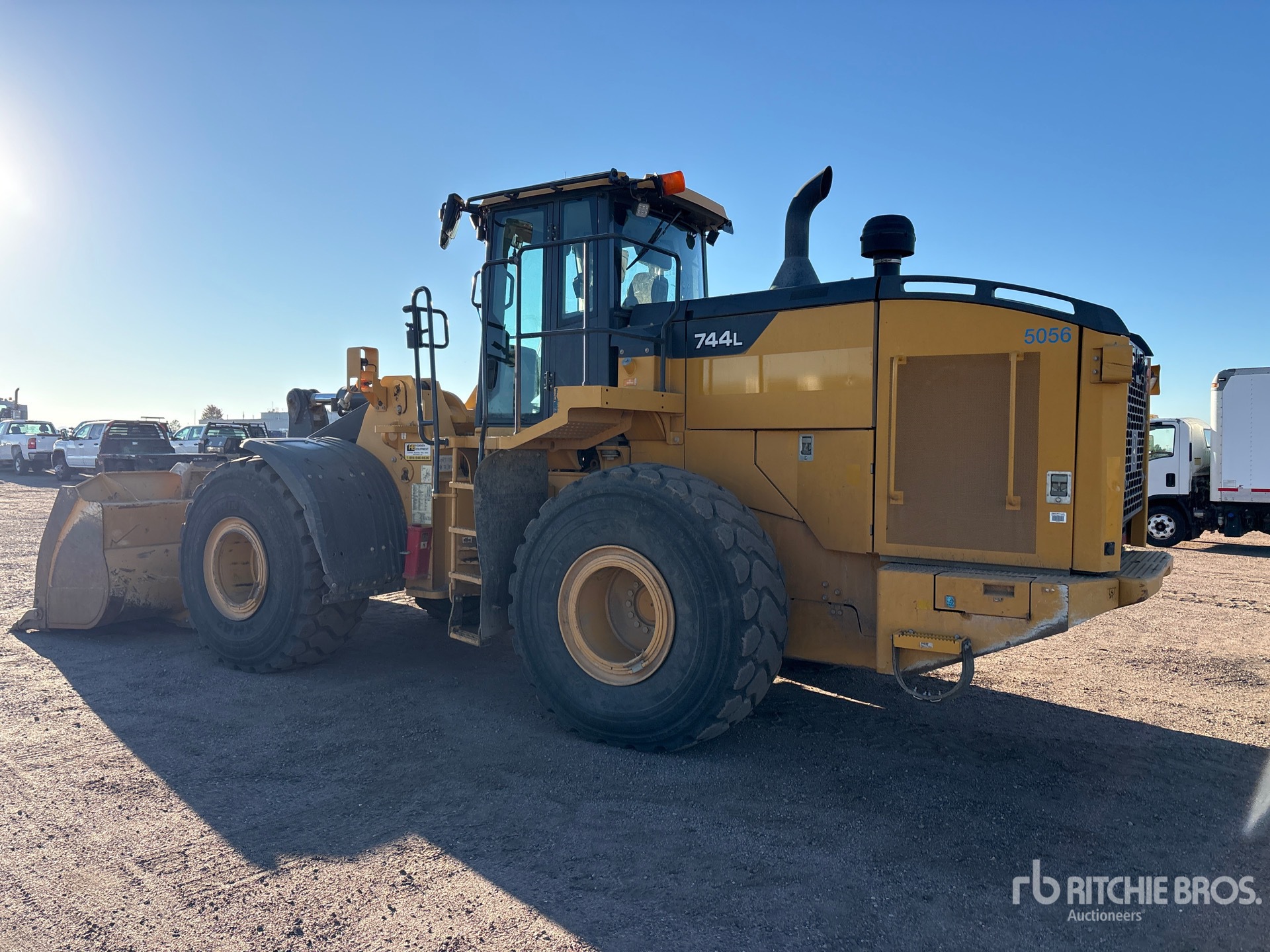 2021 John Deere 744L