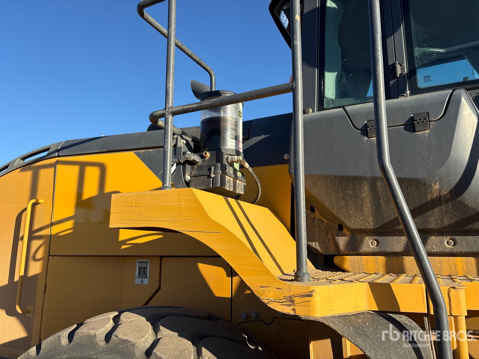 2021 John Deere 744L