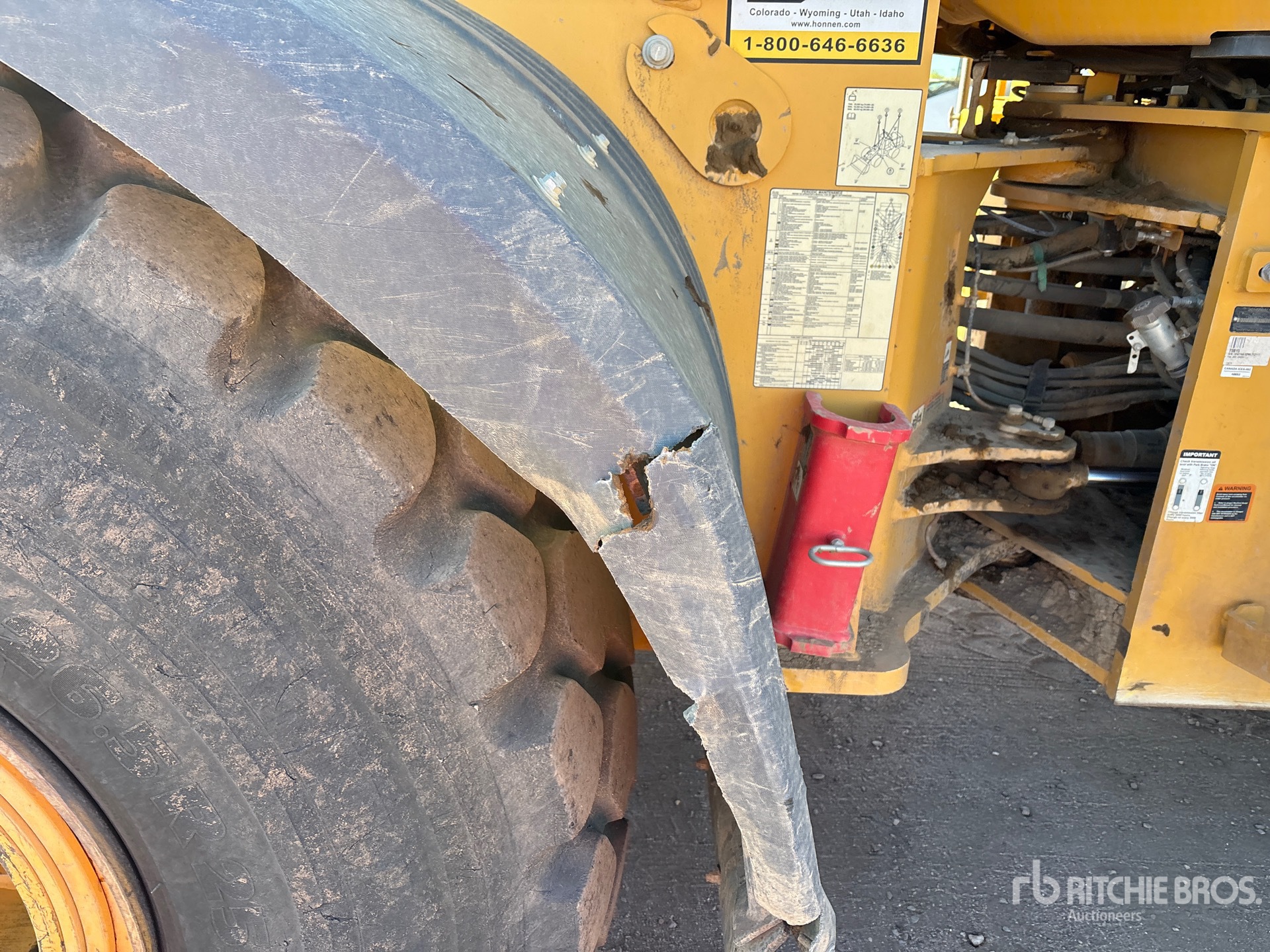2021 John Deere 744L