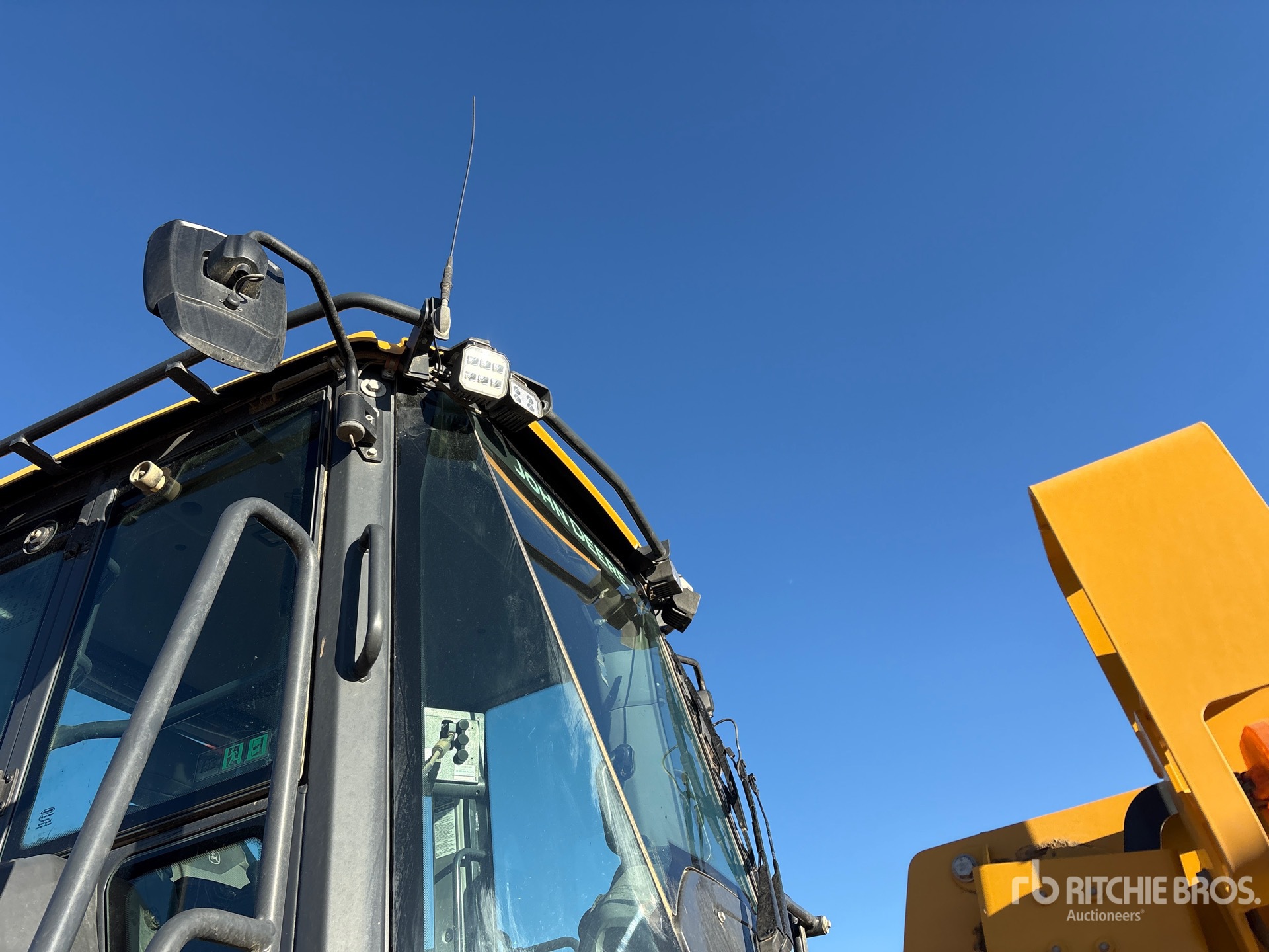 2021 John Deere 744L