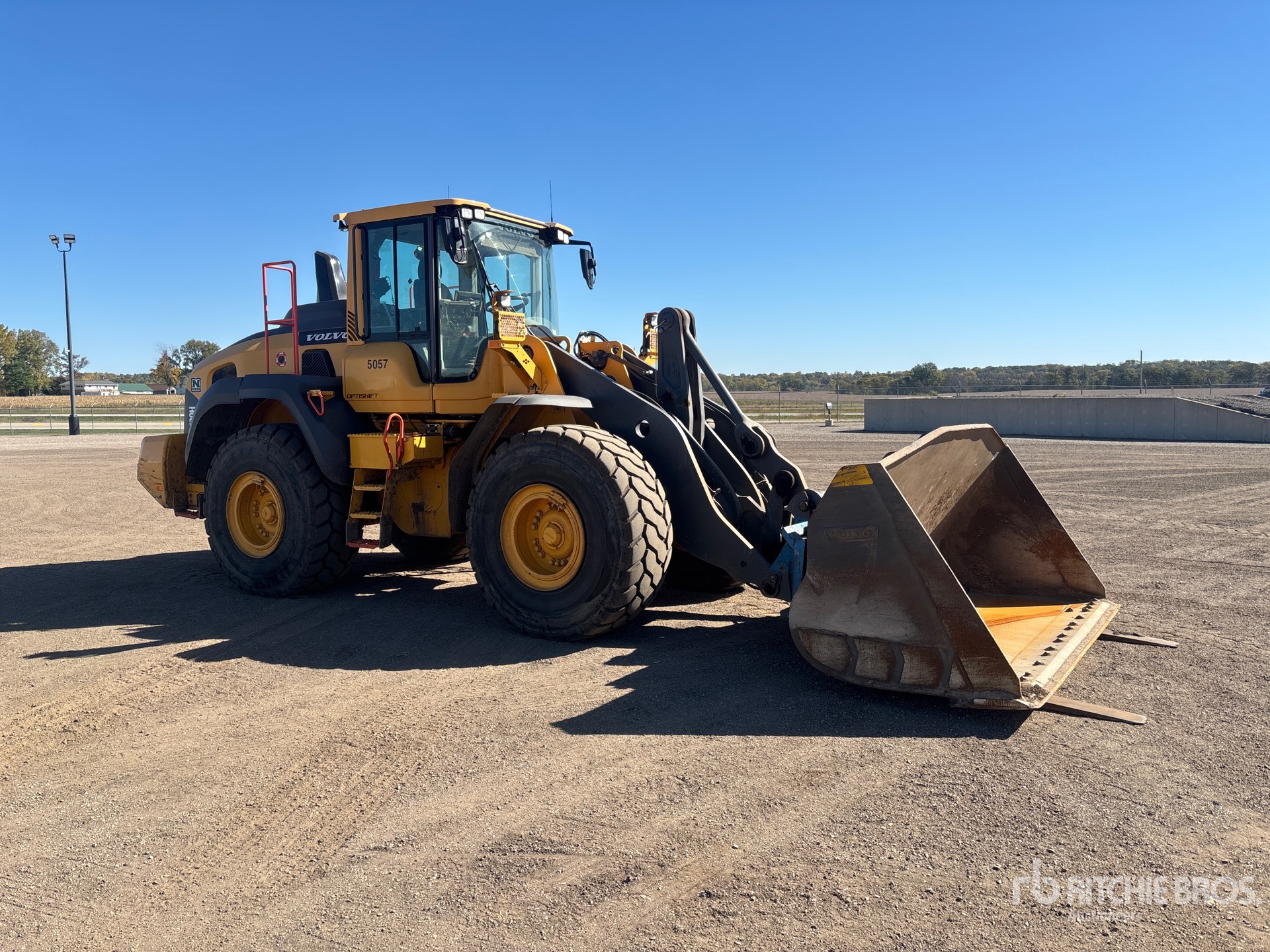 2020 Volvo L120H