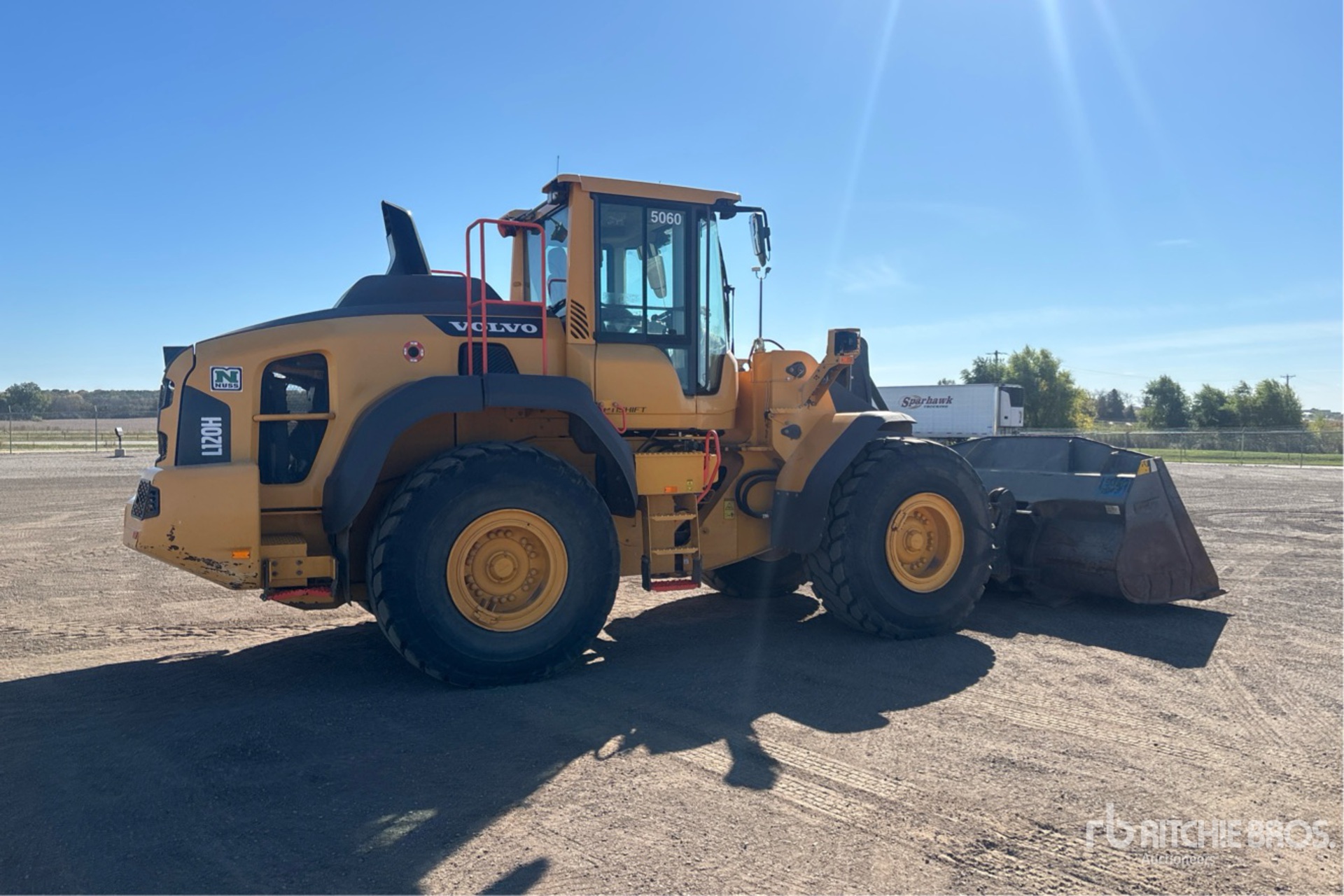2022 Volvo L120H
