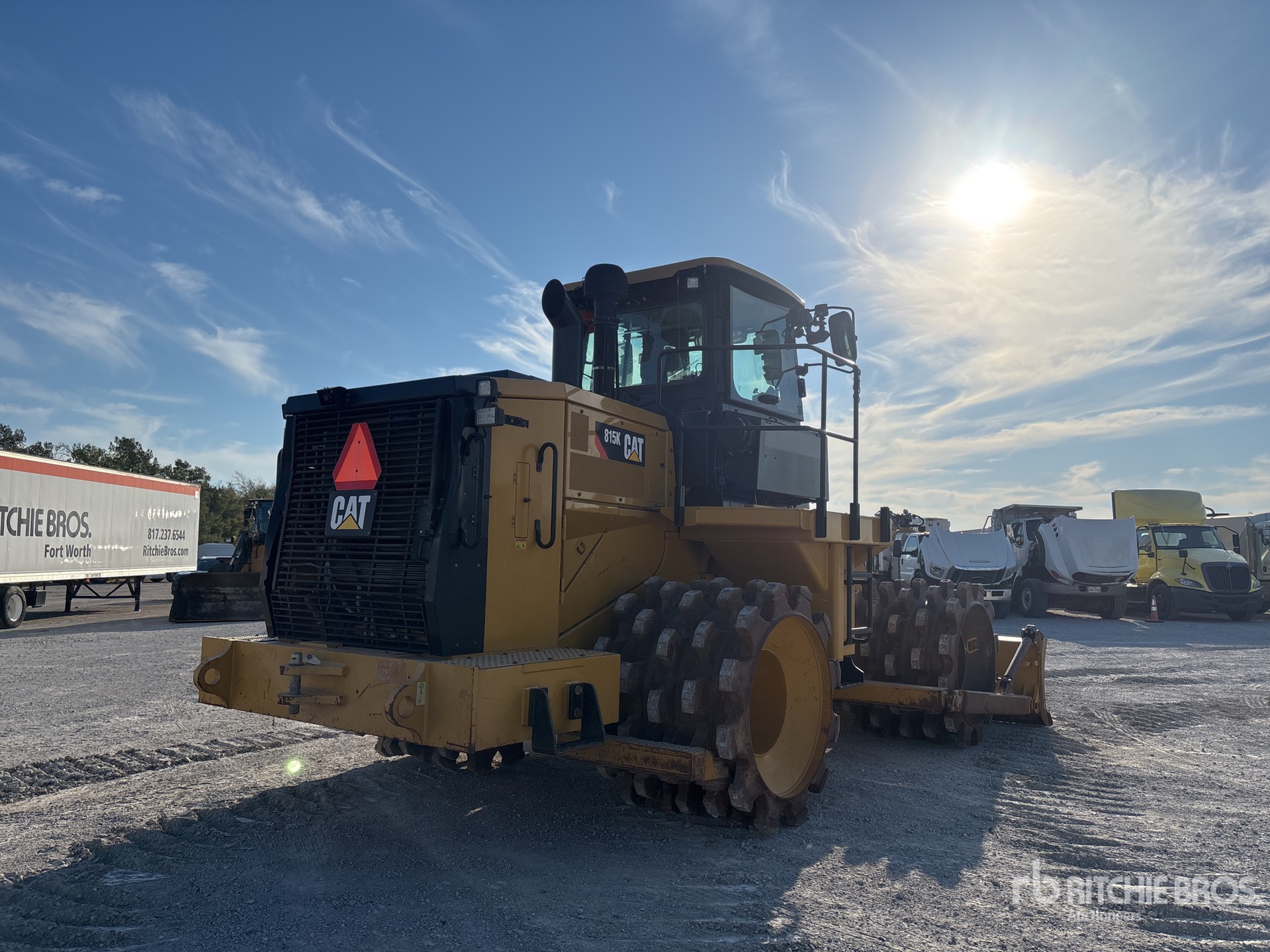 2019 Caterpillar 815K