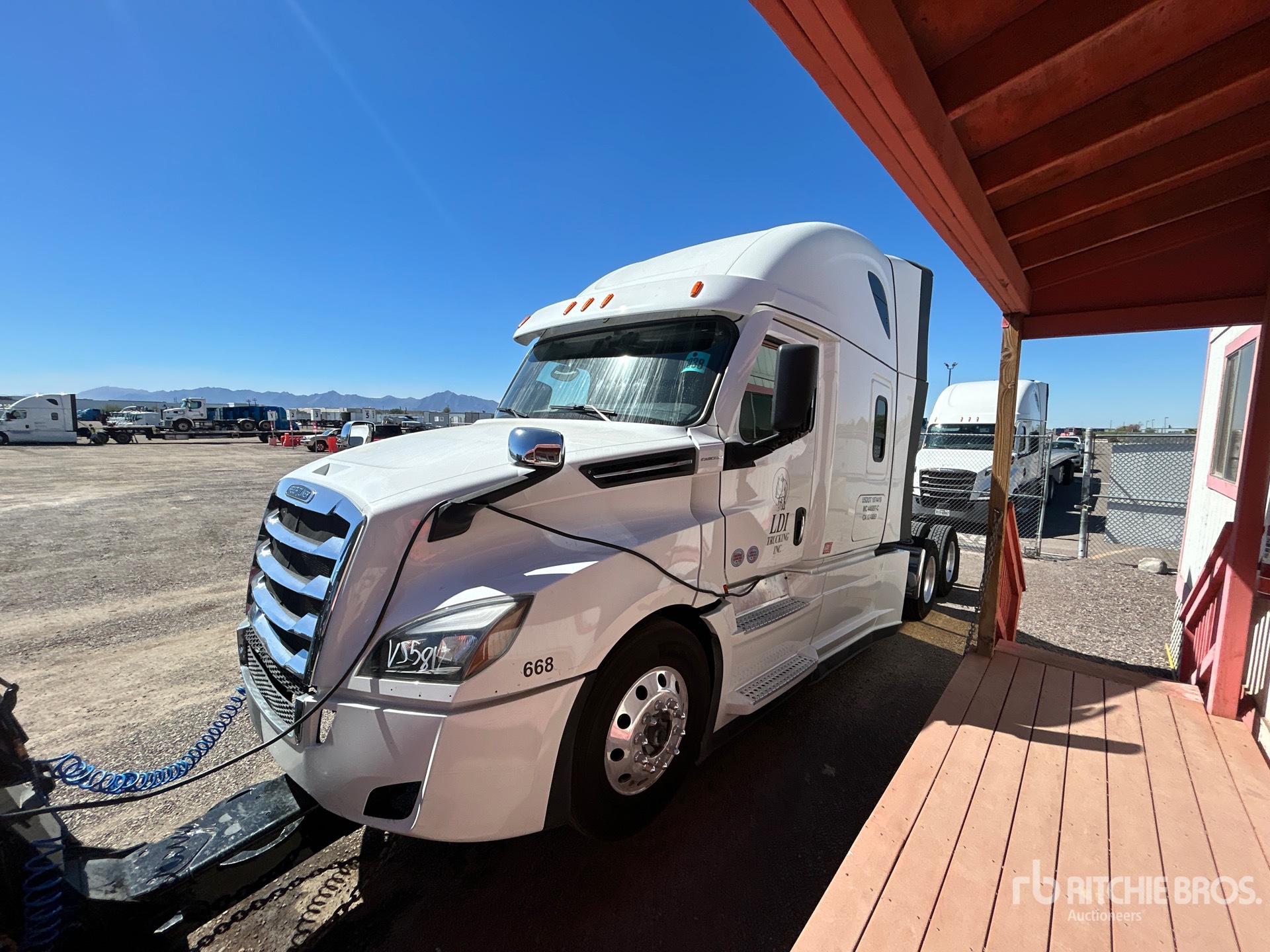 2025 Freightliner CASCADIA 126