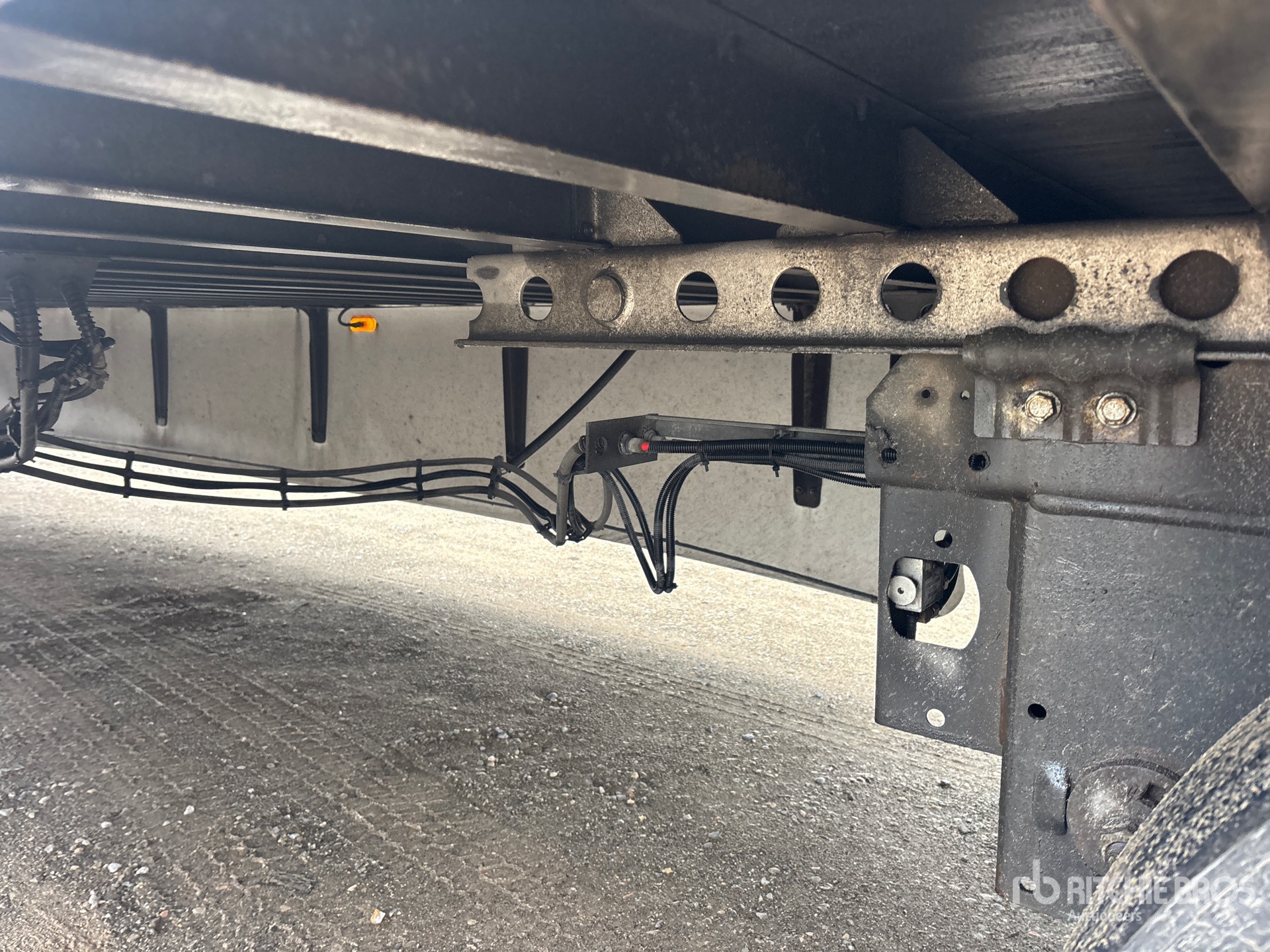 2023 Hyundai 53 FT X 102 IN T/A