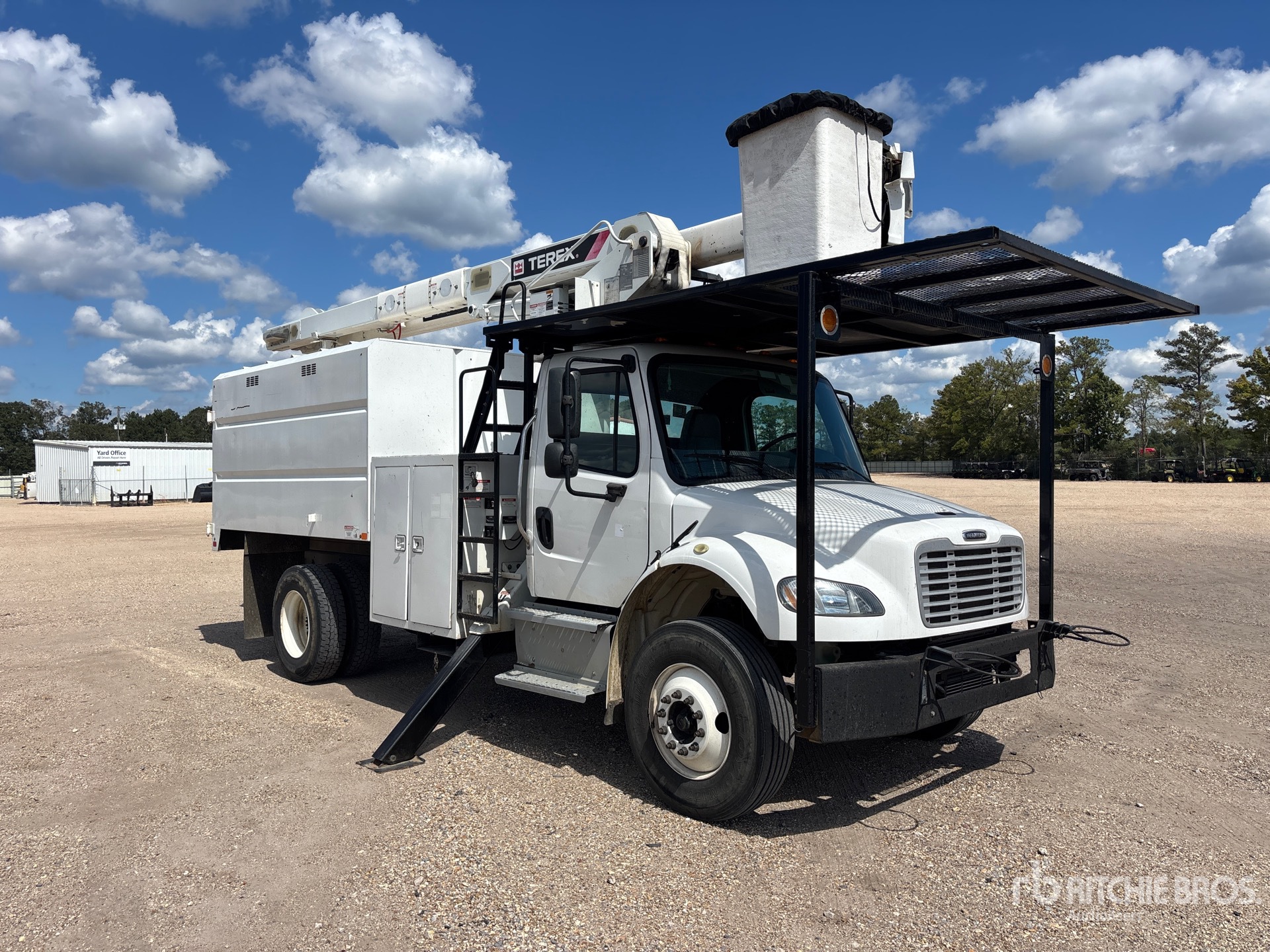 2019 Freightliner M2 106