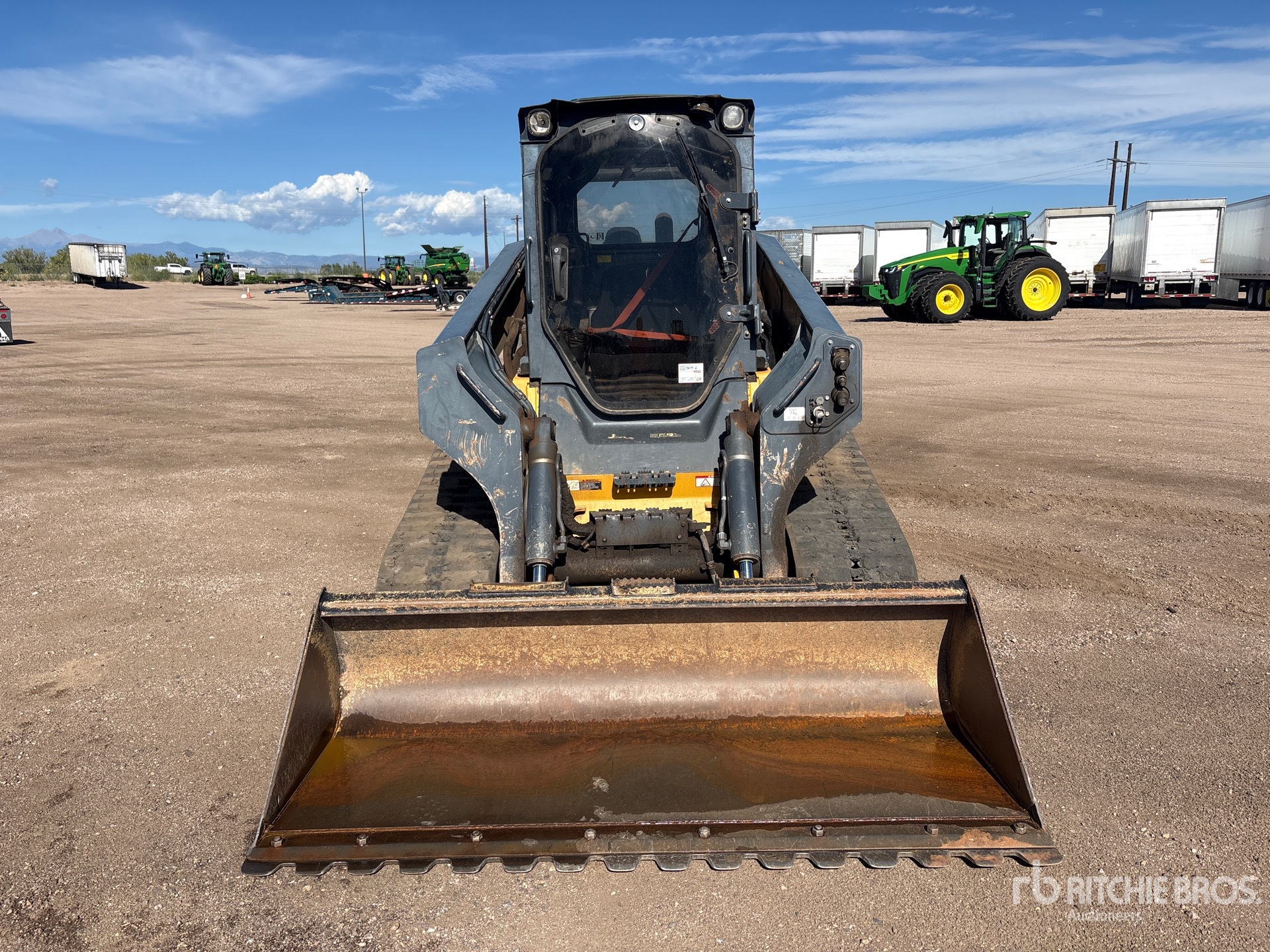 2018 John Deere 331G