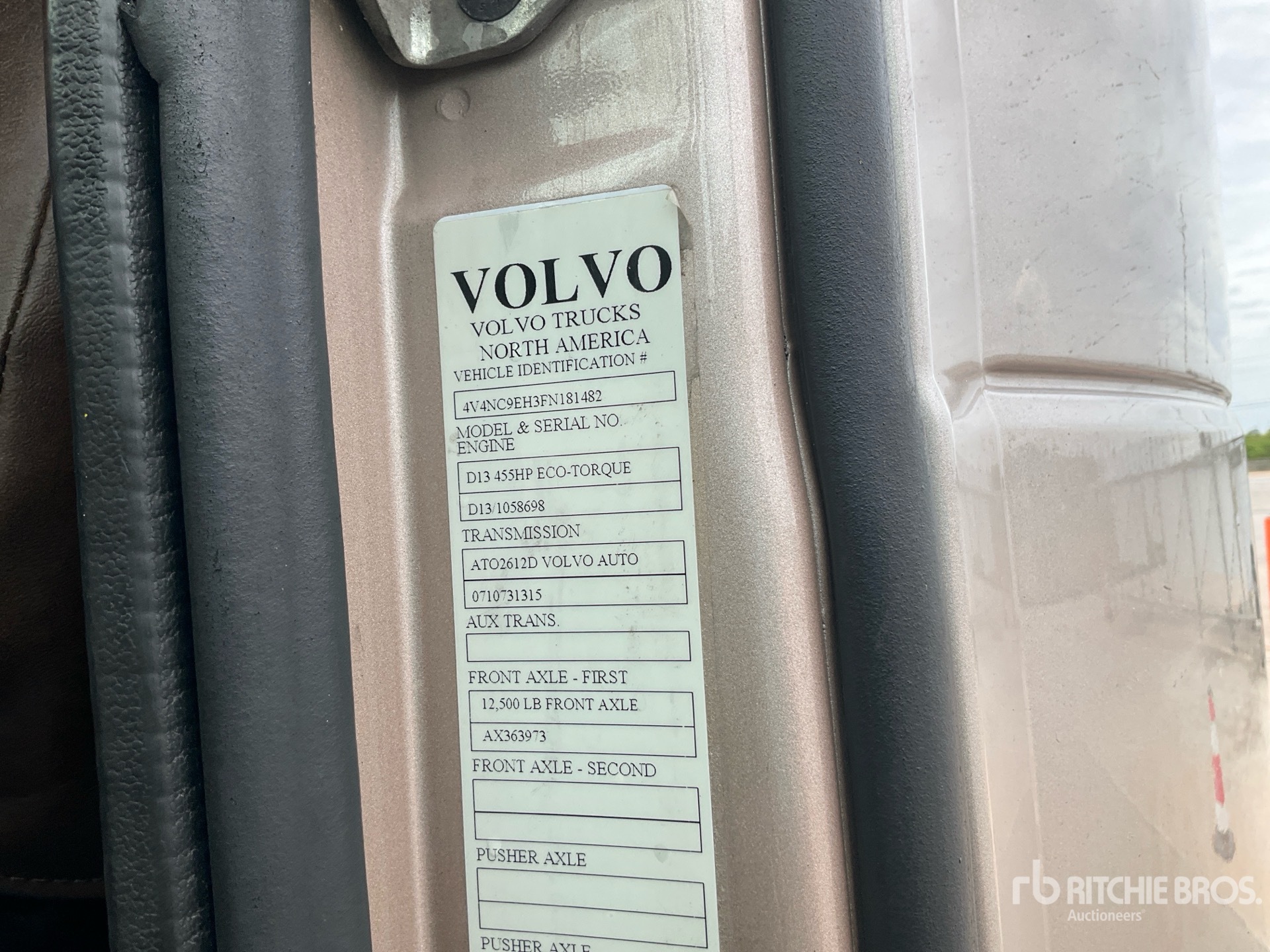 2015 Volvo VNL