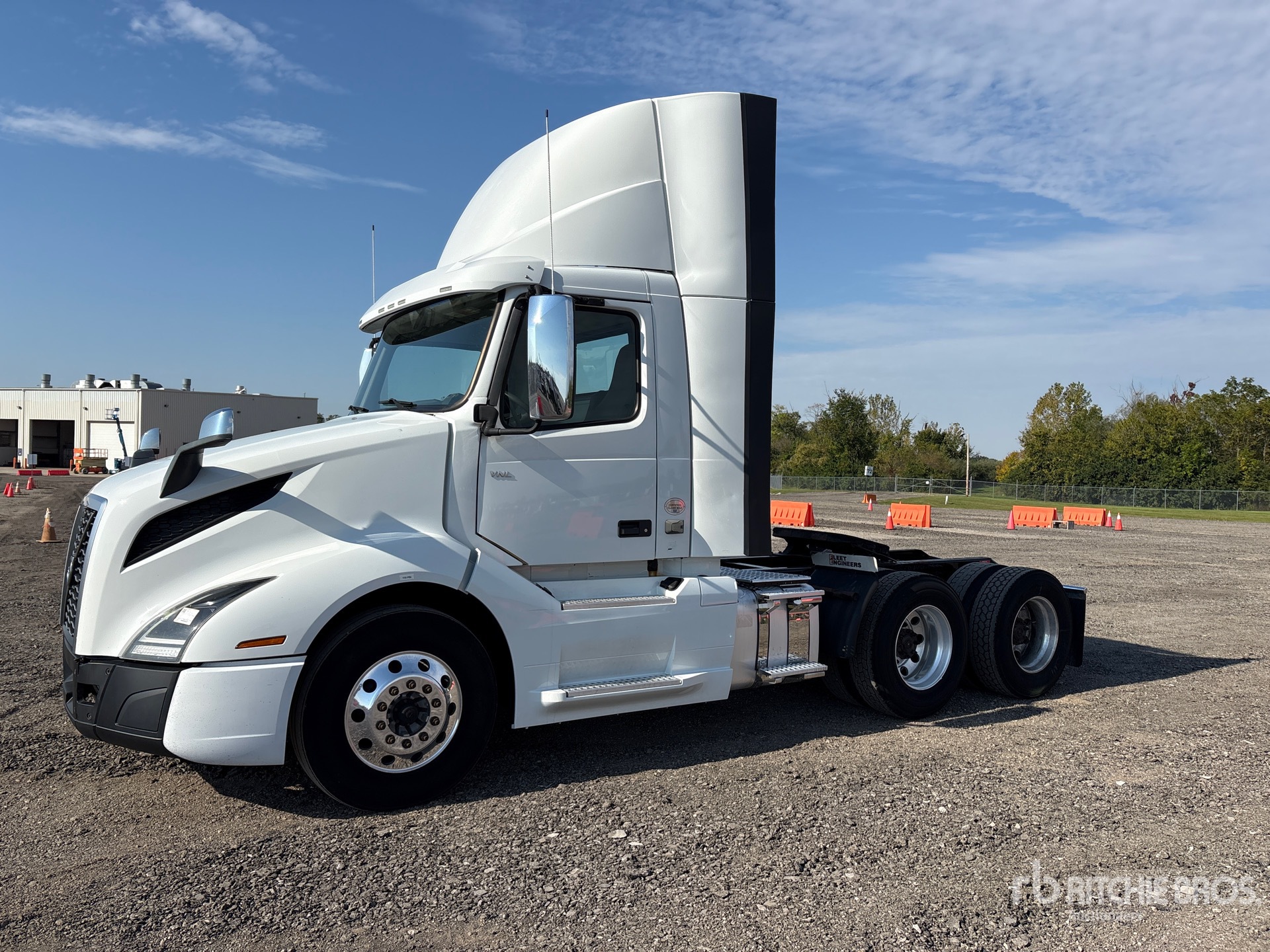 2020 Volvo VNL300
