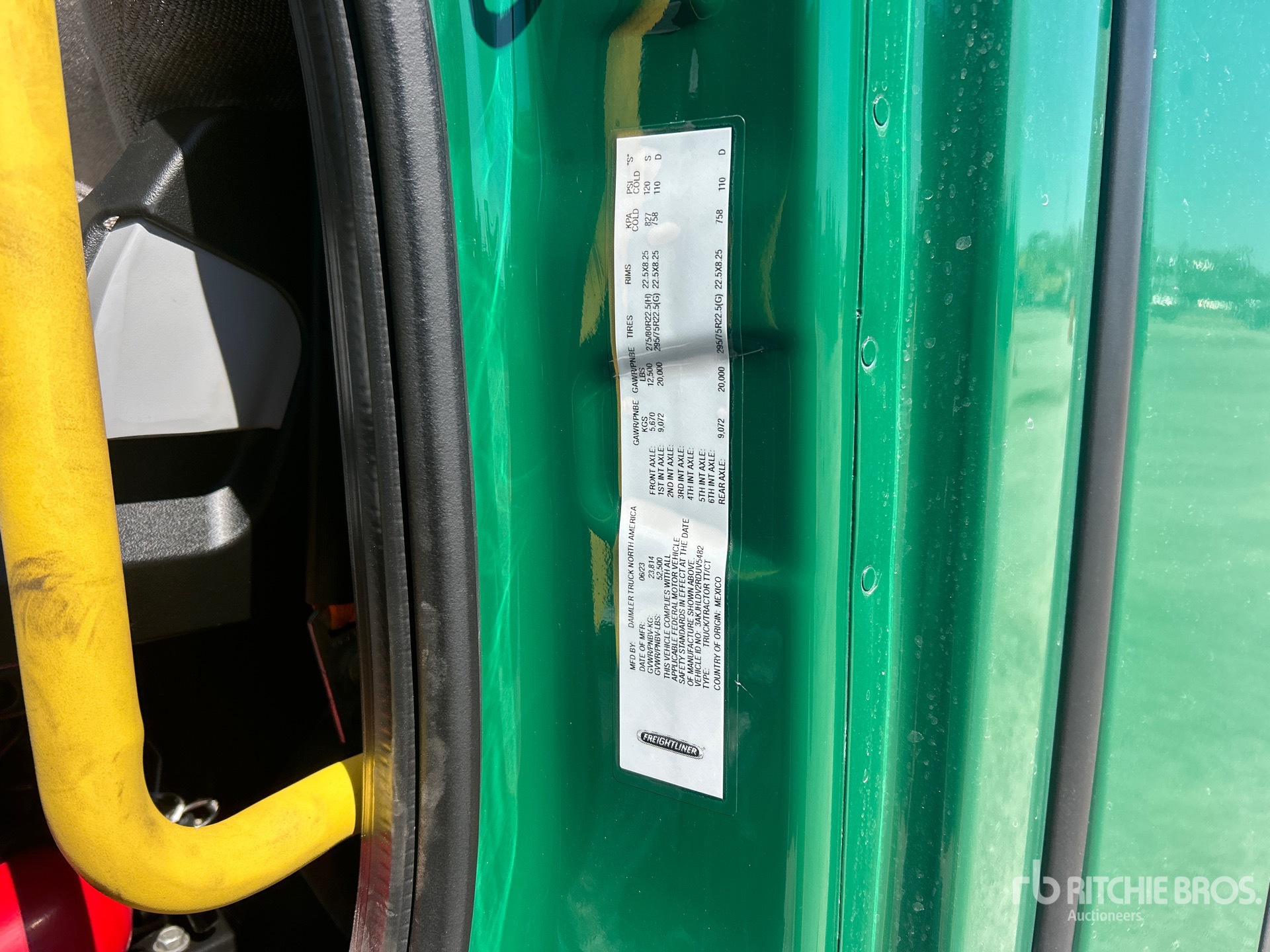 2024 Freightliner CASCADIA 126