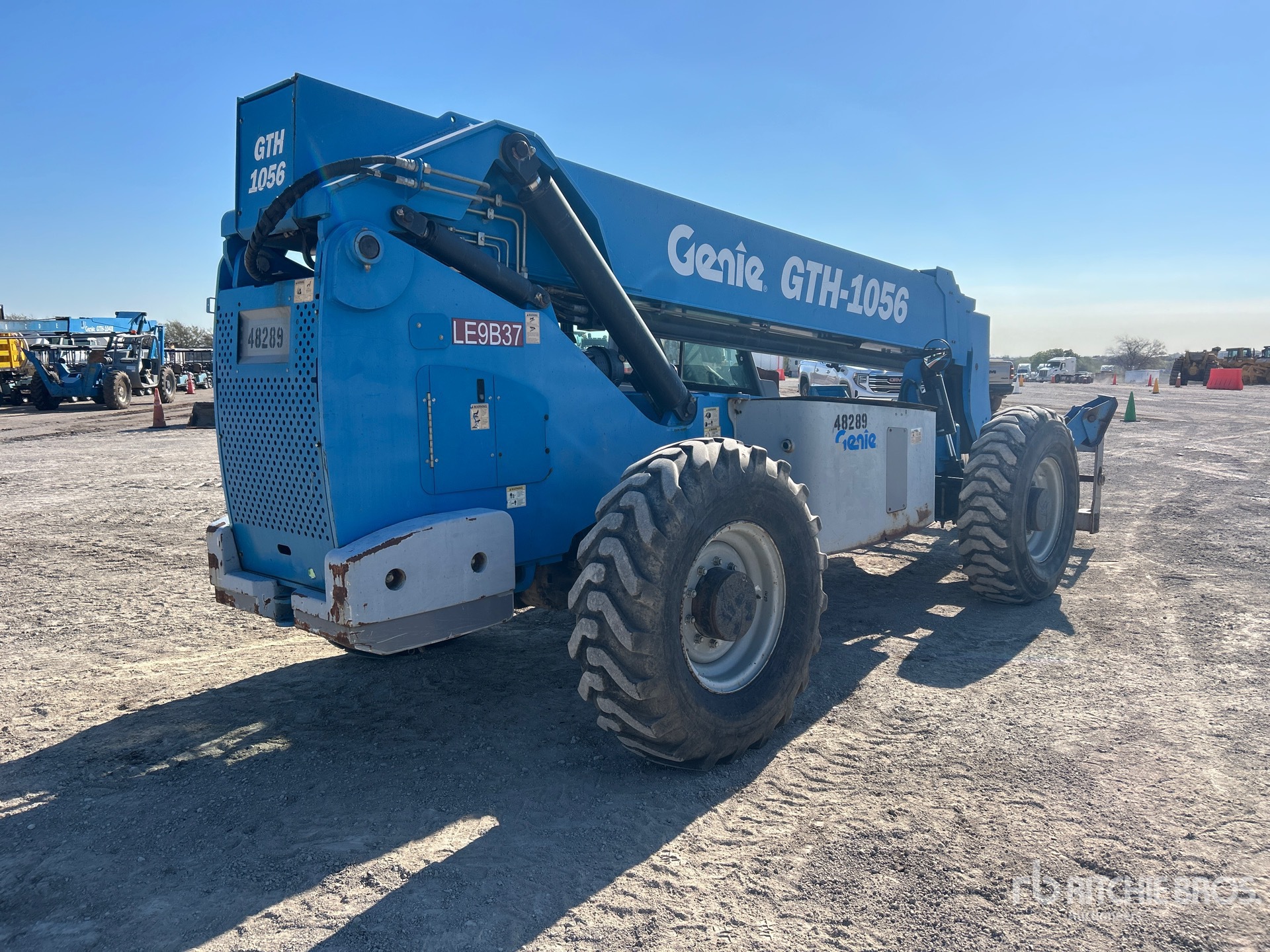 2011 Genie GTH-1056