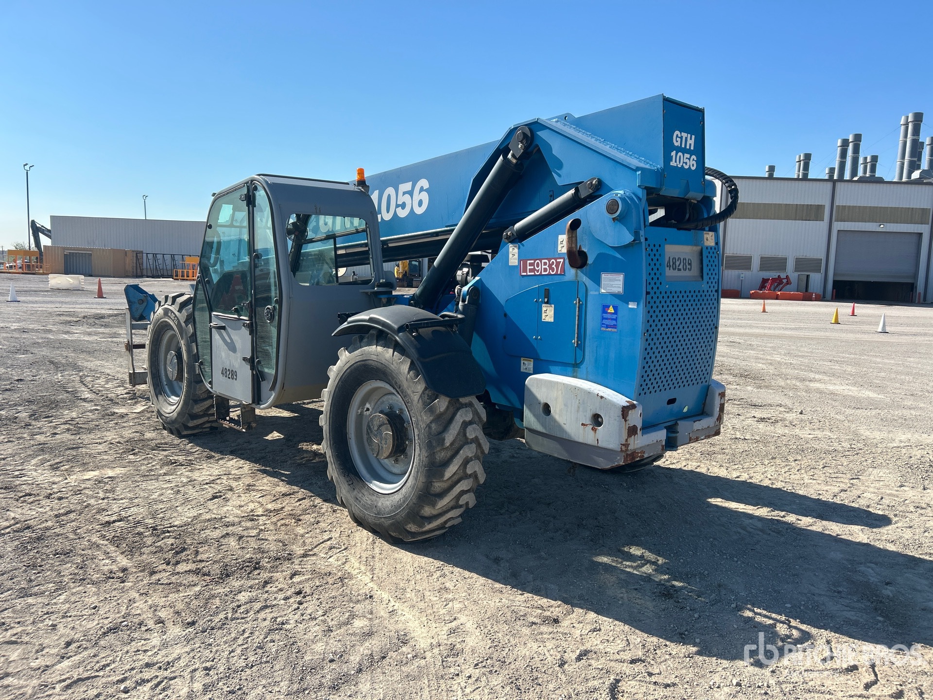 2011 Genie GTH-1056