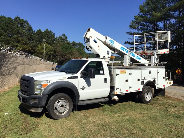 2012 Sky lift 35E 35 ft on 2012 Ford F550 XL 4x2 with Skylift SB35E Aerial Platform Lift Truck Bucket Truck