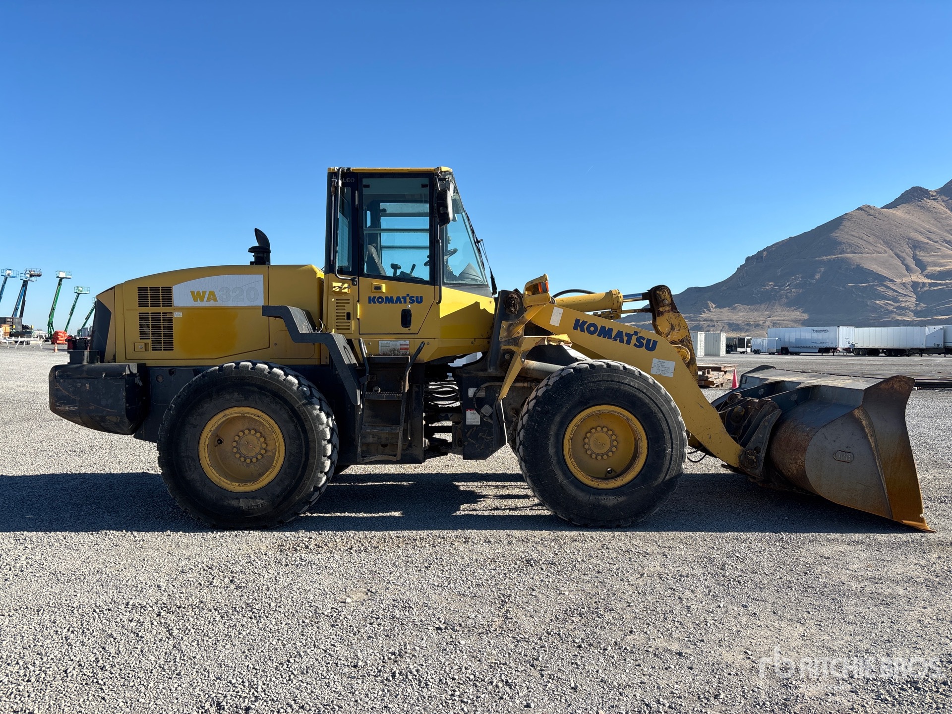 2006 Komatsu WA320-5