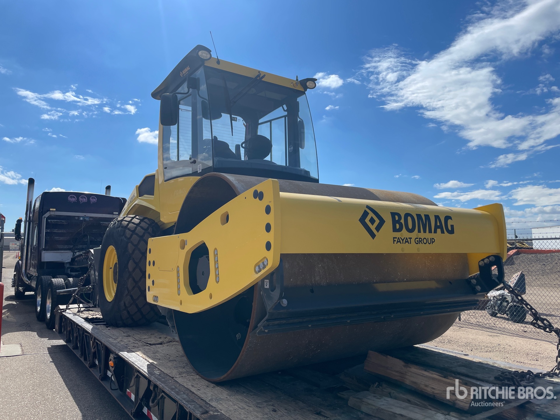 Photo of 2024 Bomag BW211D-5