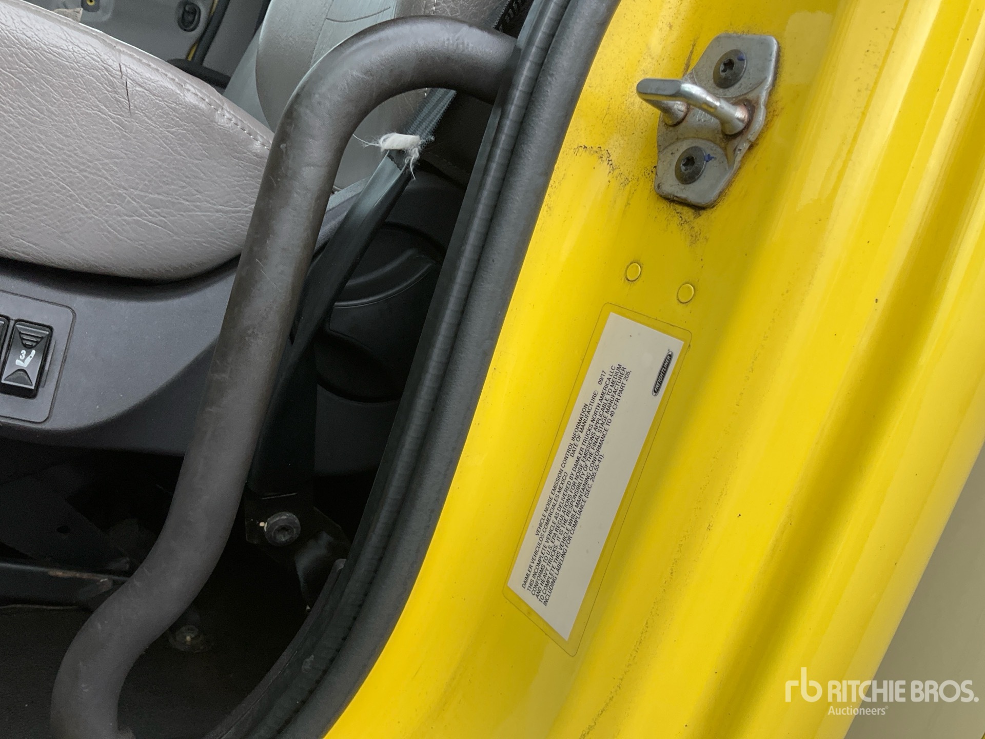 2018 Freightliner M2 106