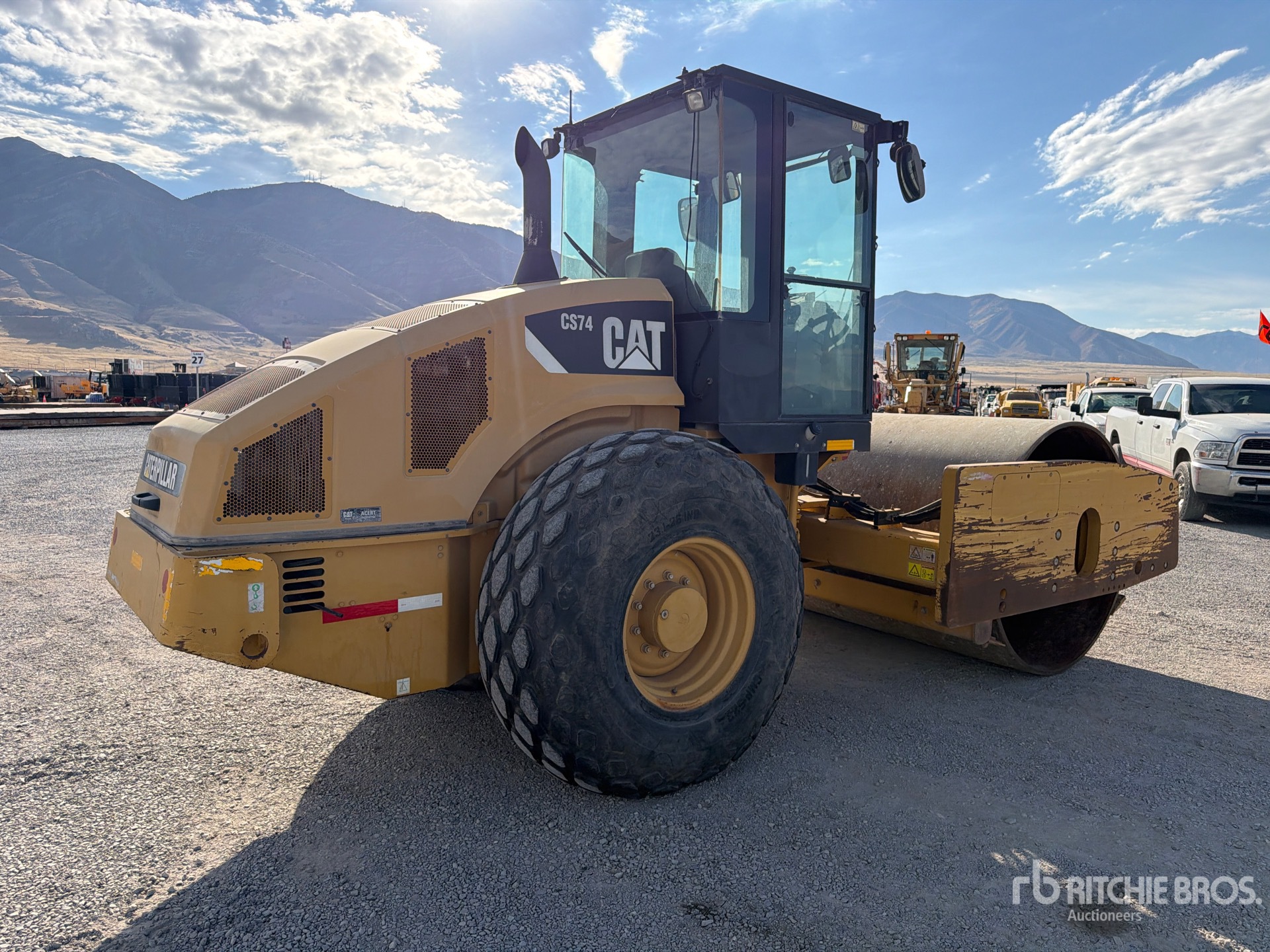 2009 Caterpillar CS74