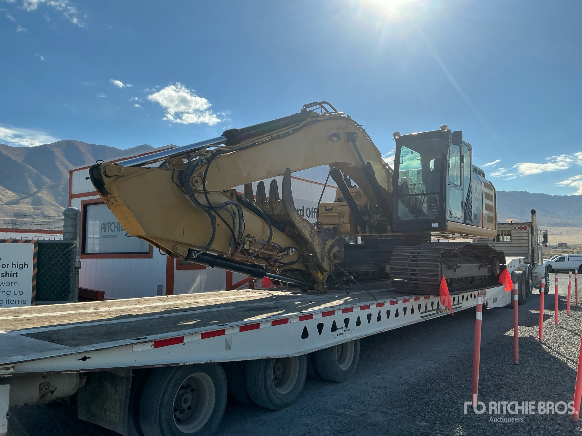 2015 Caterpillar 326F L
