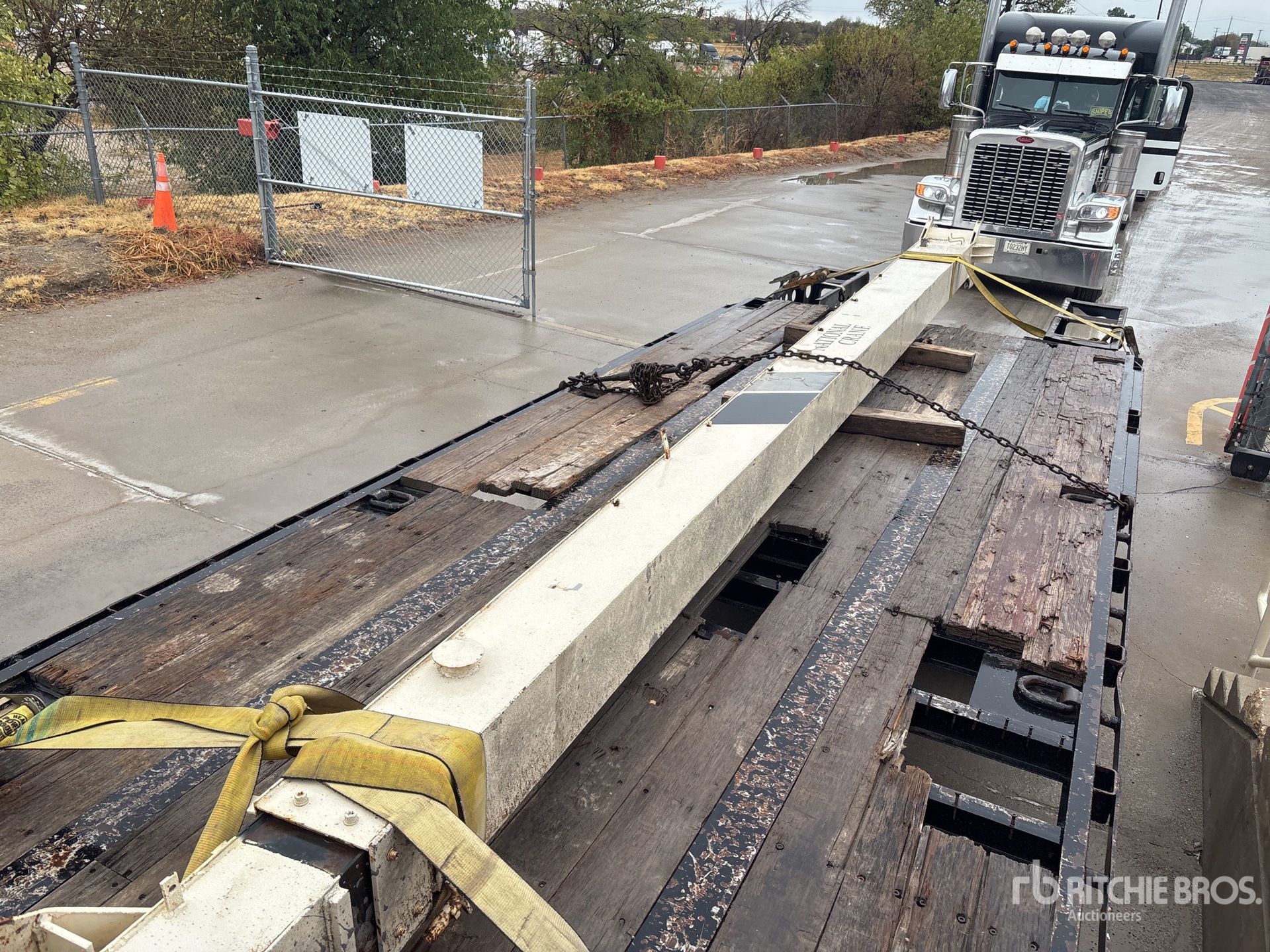 National Crane 25 ft 1 Sheave Swing Away