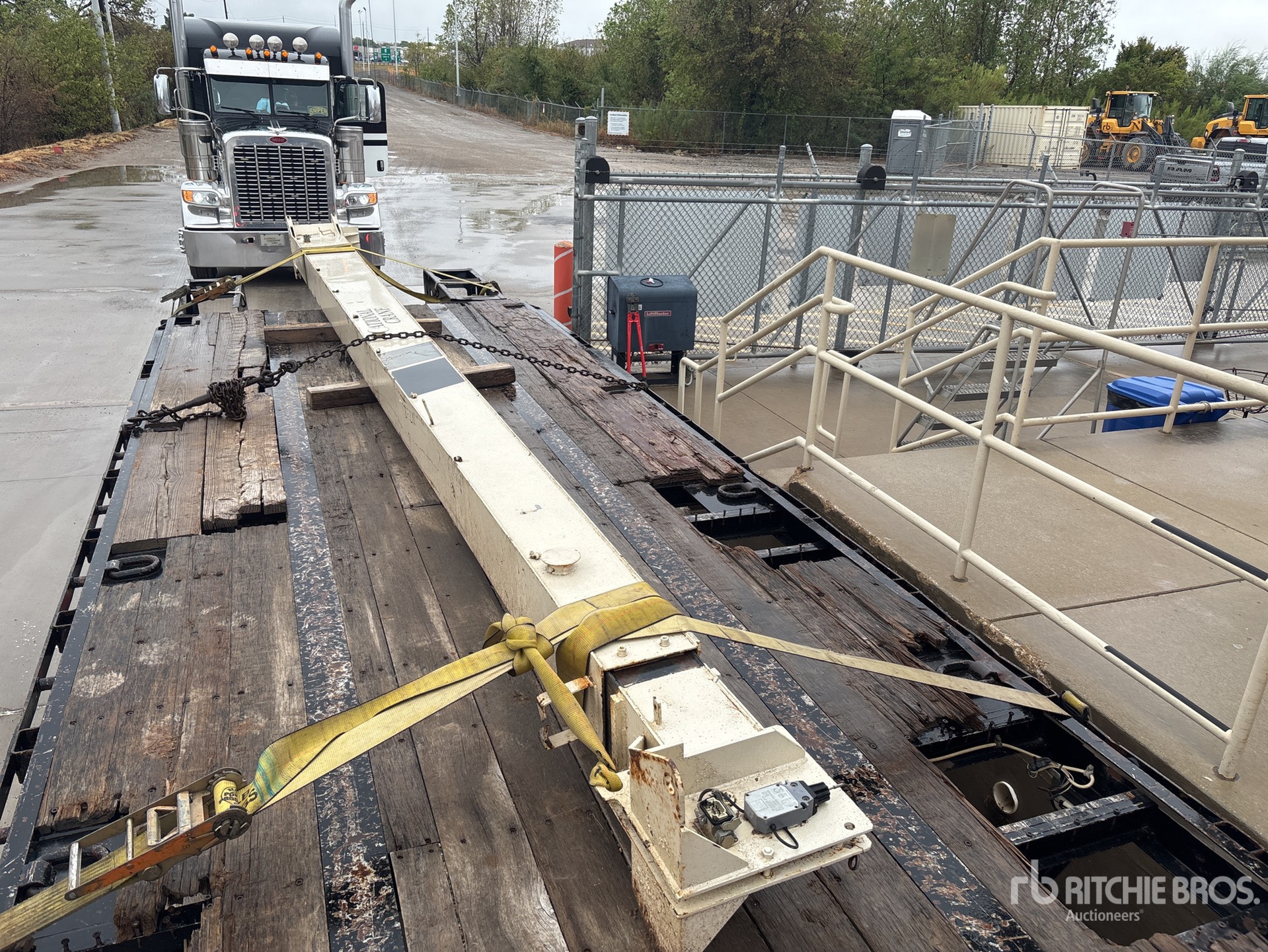 National Crane 25 ft 1 Sheave Swing Away