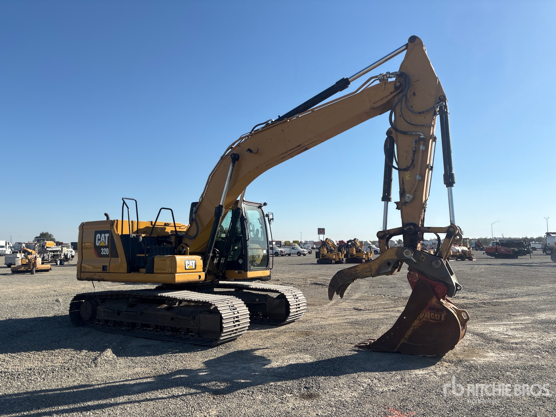 2019 Caterpillar 320