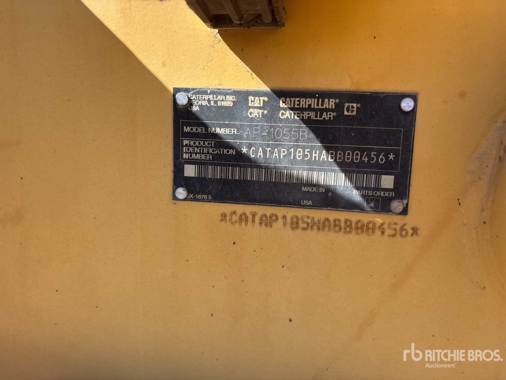 2002 Caterpillar AP-1055B